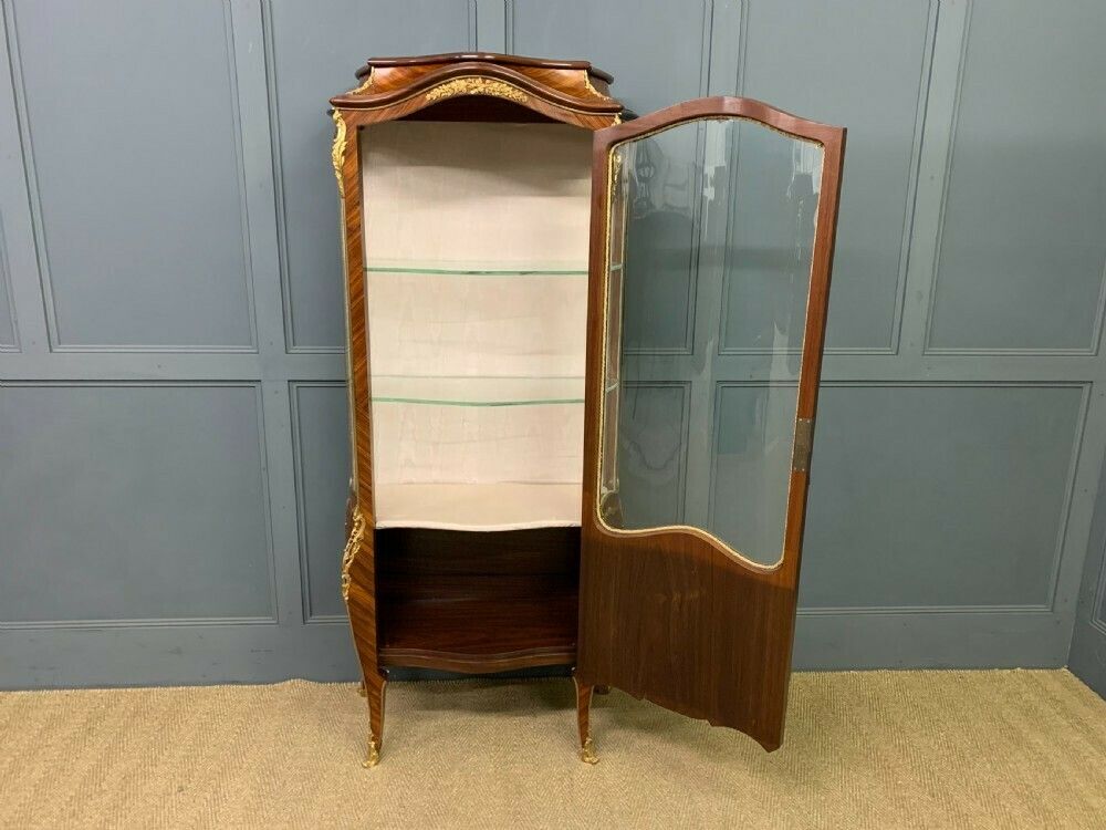 photo vintage Superb 19th Century French Kingwood Parquetry Vitrine