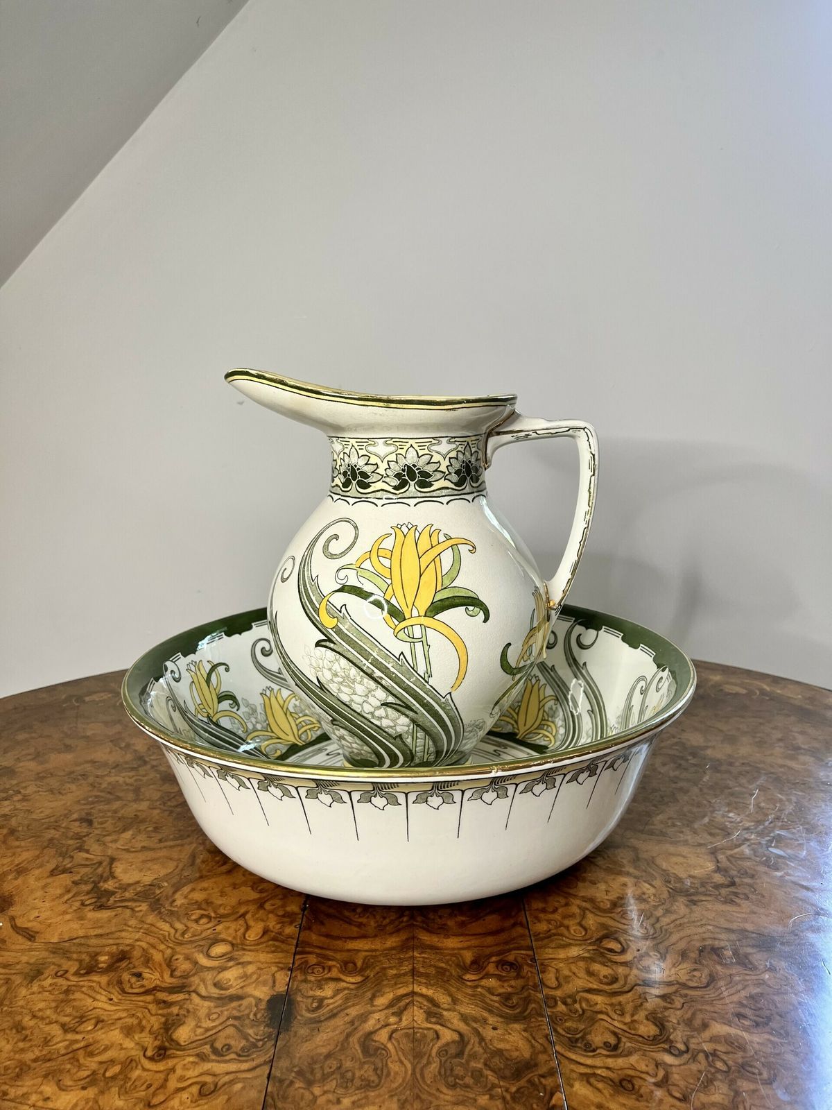 Lovely Edwardian Royal Dolton Jug And Bowl Set photo vinterior