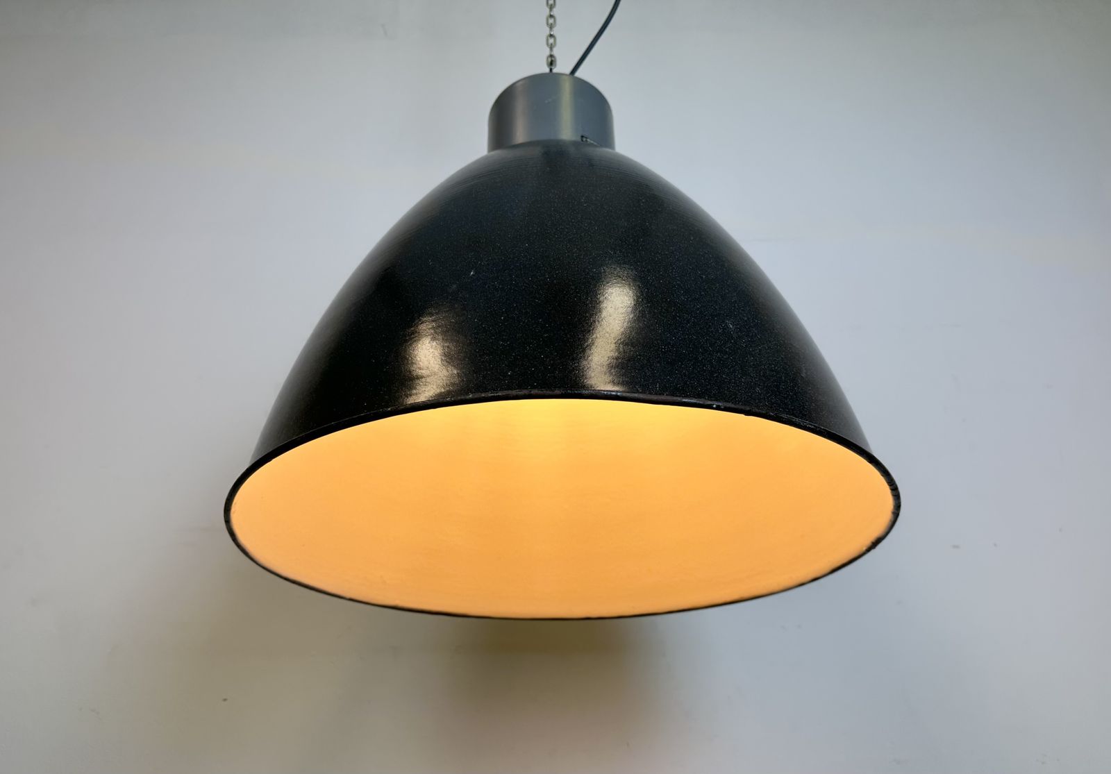 photo vinterior Large Dark Grey Enamel Industrial Factory Lamp From Elektrosvit, 1960s, 11x