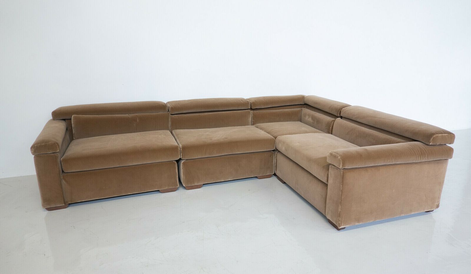 Erasmo Sofa By Afra And Tobia Scarpa, B&B Italia, 1973 – New Upholstery photo vinterior