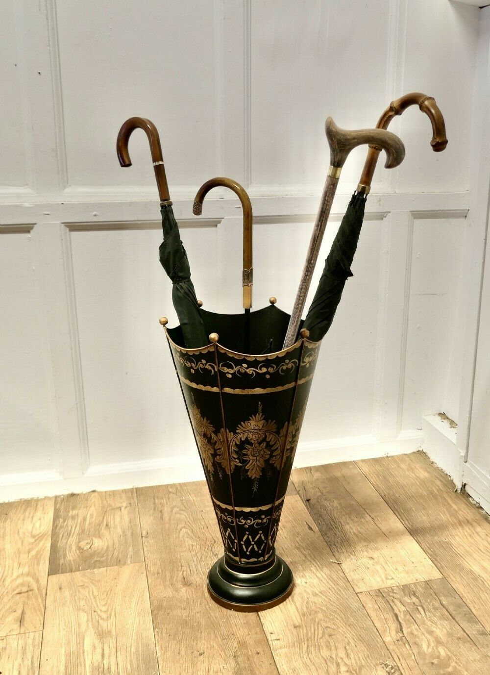 A Superb Italian Toleware Umbrella Stand, Hand Painted Gold On Black photo 1074.0