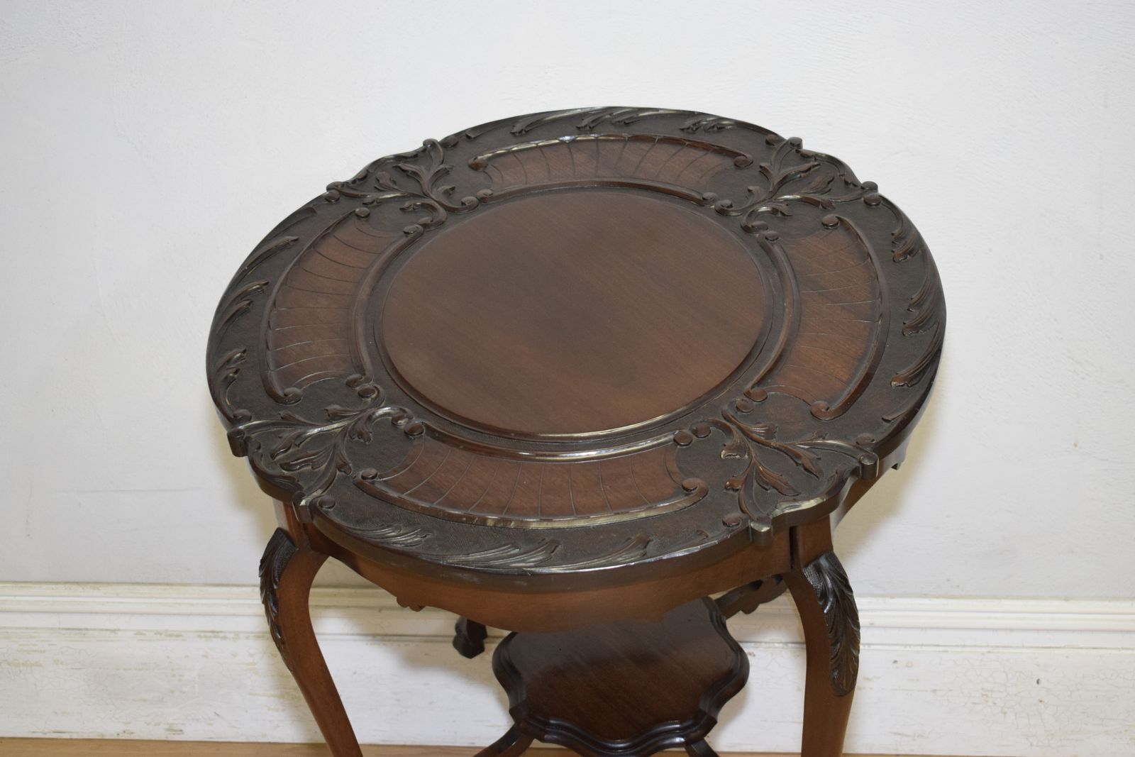 photo vinterior Victorian Jardiniere Table, 1800s