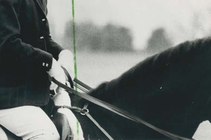 Gökşin Sipahioğlu Jackie Kennedy, Reiter Auf Pferden, Ca. 1970er Jahre photo for sale