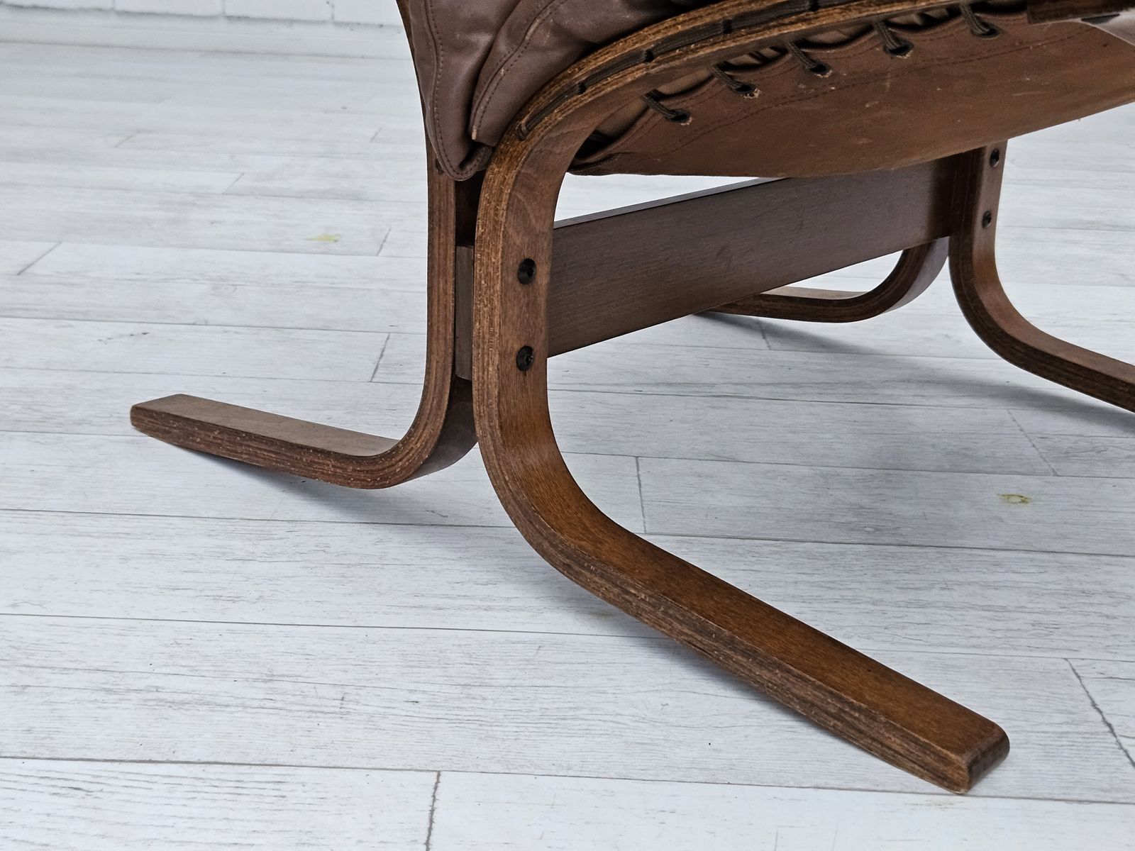 1970’s, Norwegian Design, "Siesta" Lounge Chair By Ingmar Relling, Leather, Bentwood. photo vinterior