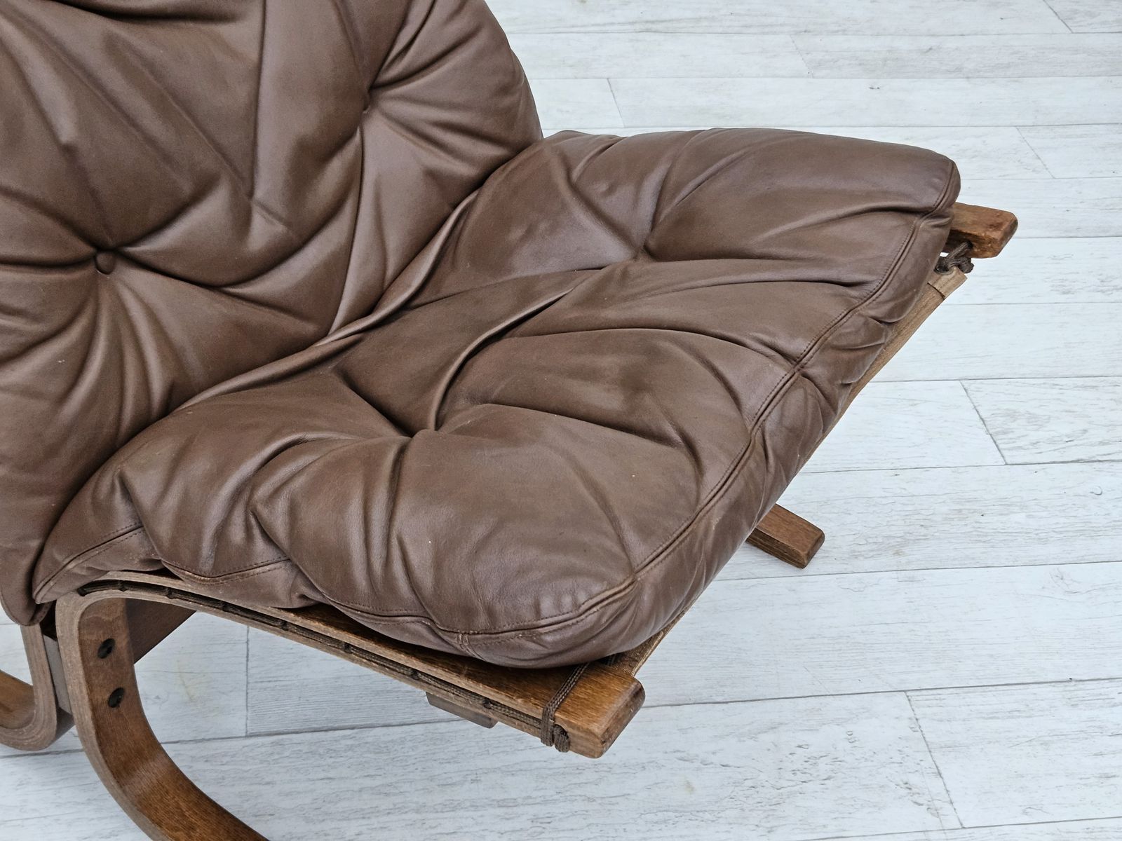 photo vinterior 1970’s, Norwegian Design, "Siesta" Lounge Chair By Ingmar Relling, Leather, Bentwood.