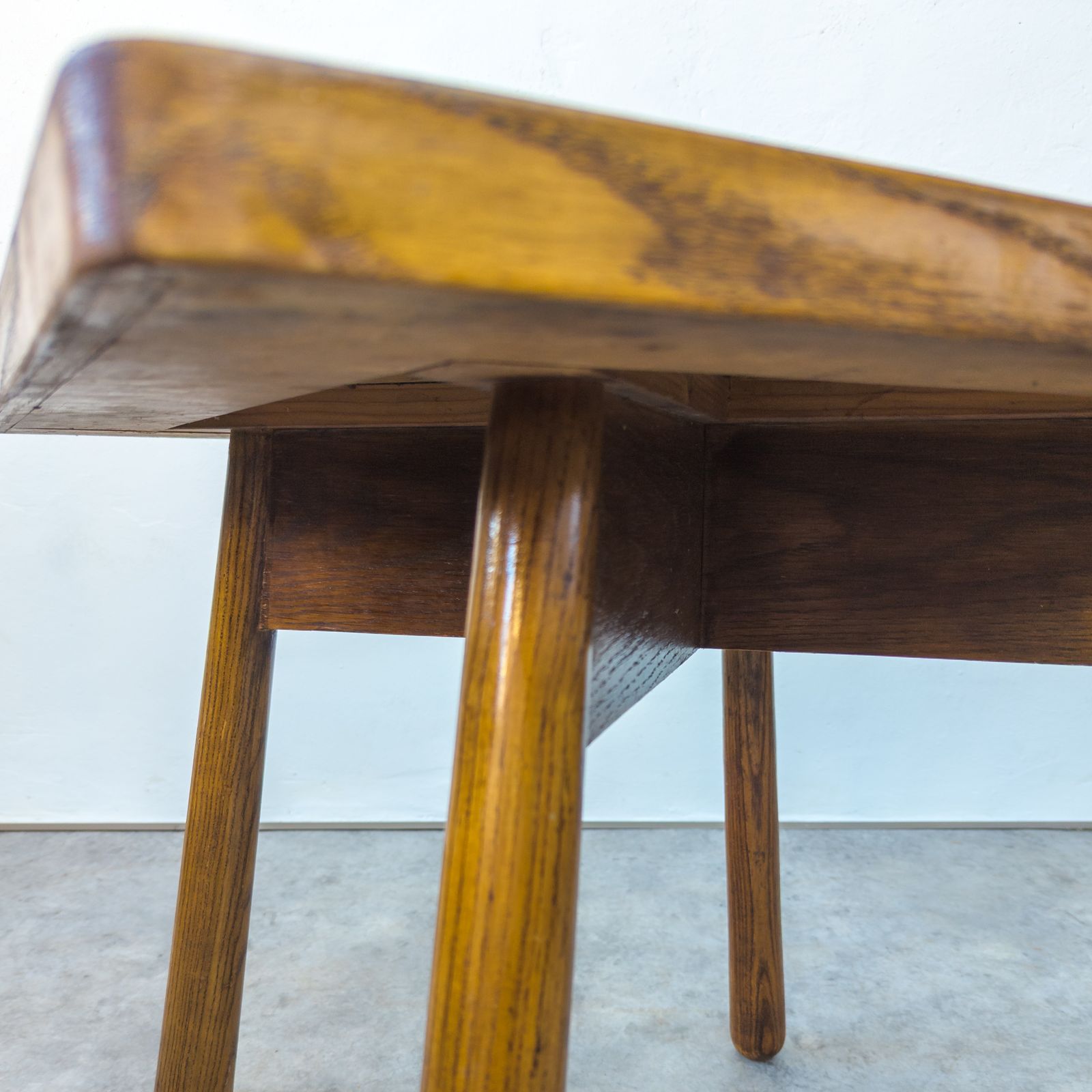 Modernist Oak Side Table By Jan Vaněk For Krásná Jizba photo vinterior