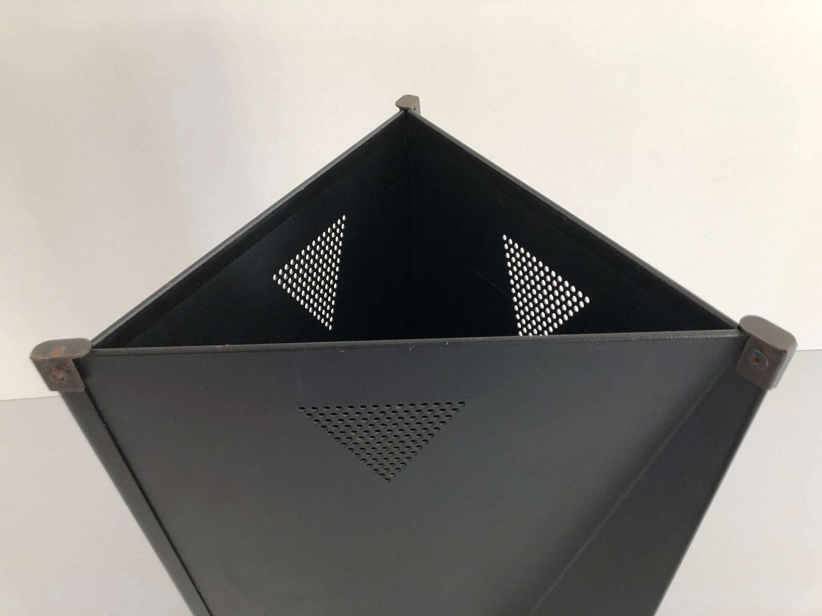Unusual Geometric Italian Design Heavy Black Metal Large Umbrella Stand By Airon Forme E Funzioni, 1980s, Italy photo buy
