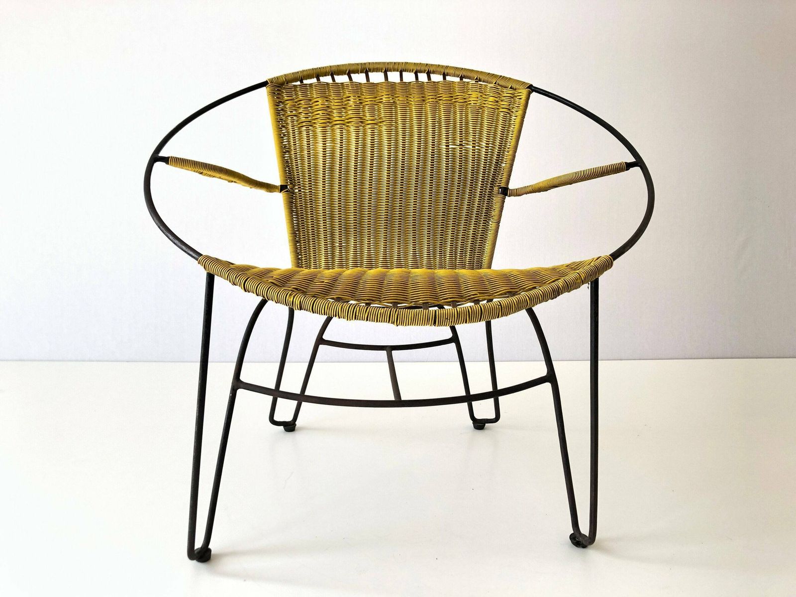 Iconic Italian Yellow Spaghetti Circle Design Relax Chair, 1970s, Italy