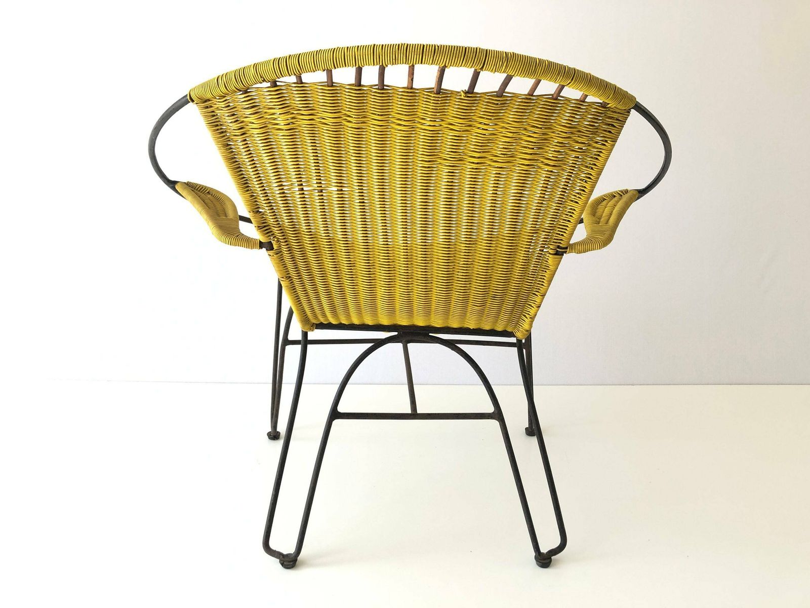 Iconic Italian Yellow Spaghetti Circle Design Relax Chair, 1970s, Italy photo for sale