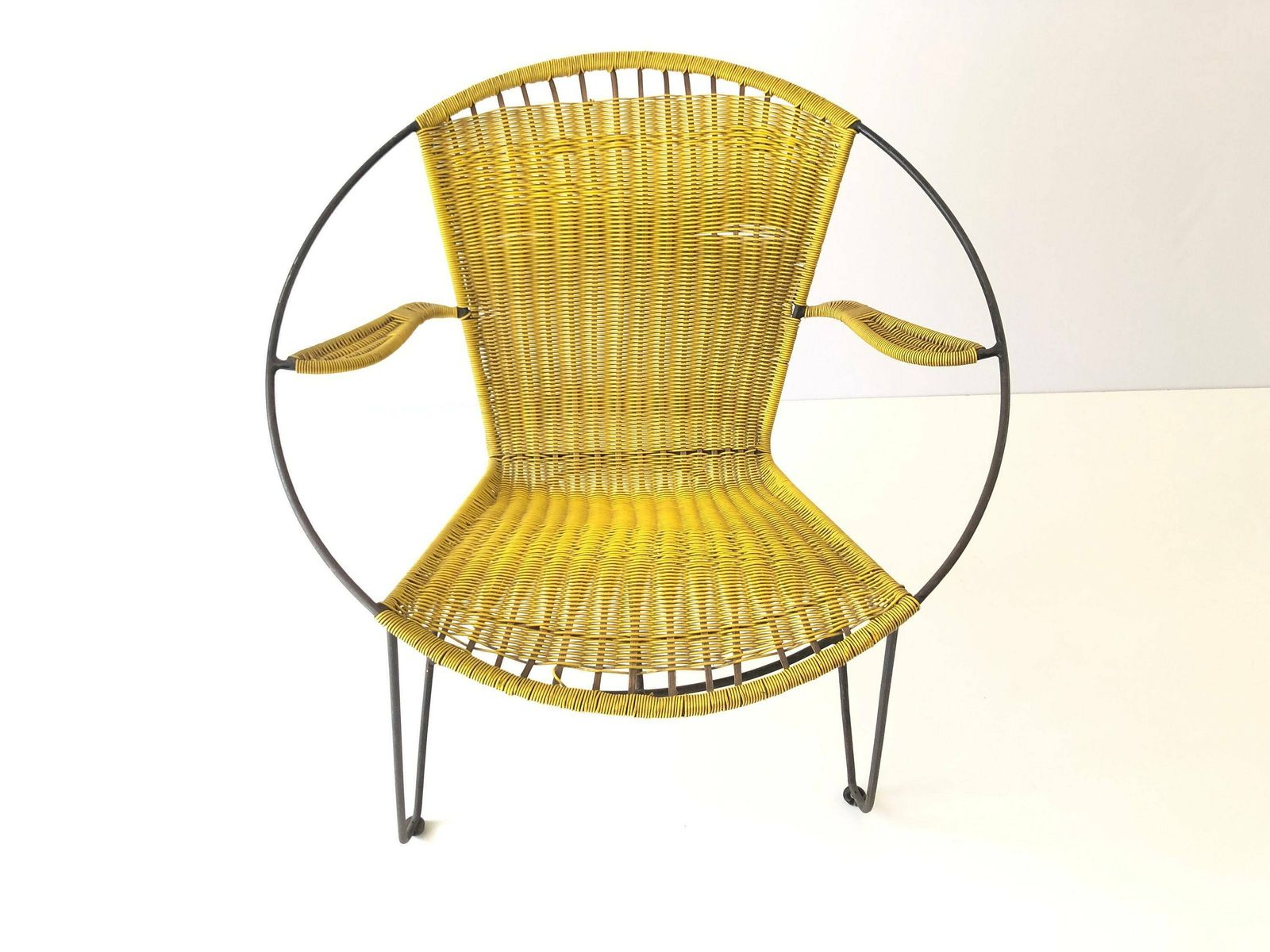 Iconic Italian Yellow Spaghetti Circle Design Relax Chair, 1970s, Italy photo vinterior