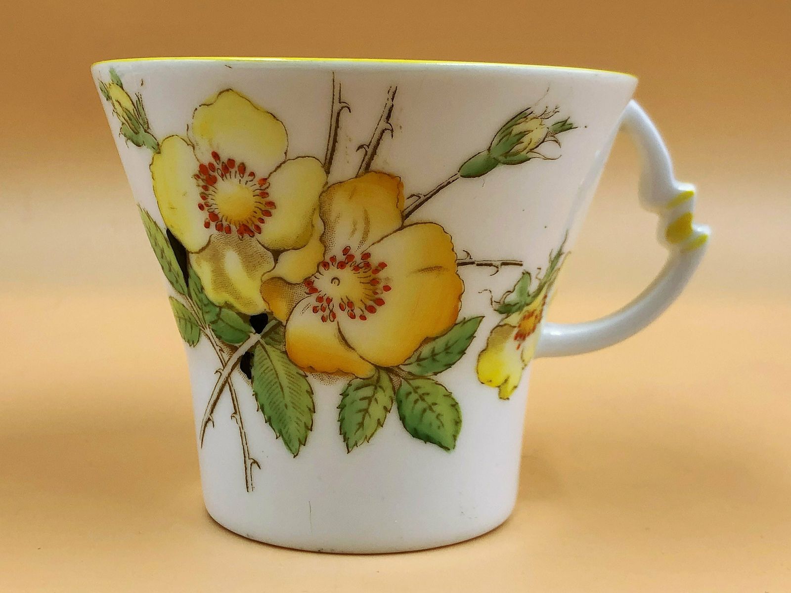 Royal Albert Crown China Art Deco Shape Wild Rose Yellow Trim Design Tea Trio. 794028. 9351. photo Home Decor