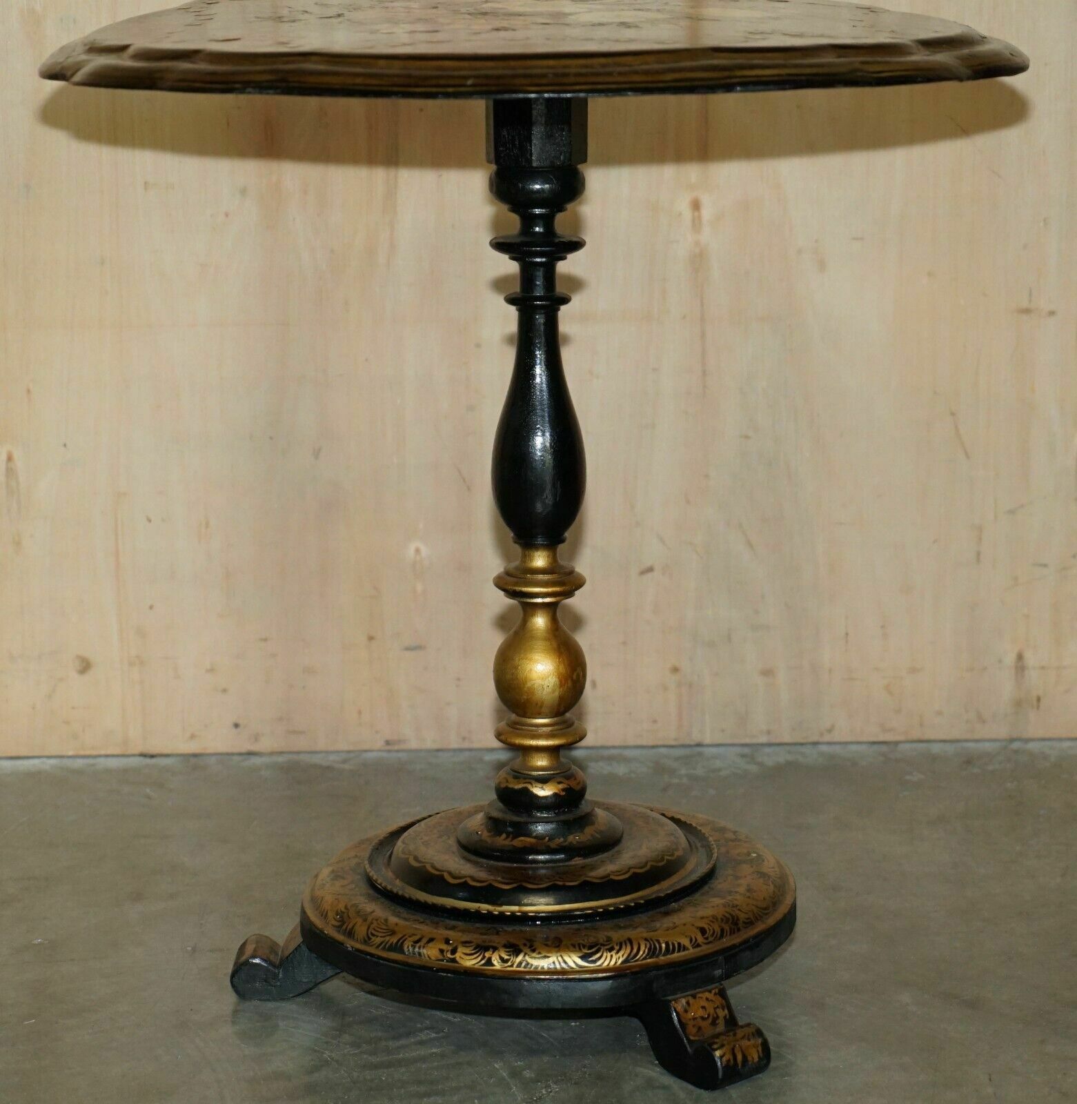 photo furniture Exquisite Antique Regency 1810 Lacquered Mother Of Pearl Inlaid Tilt Op Table