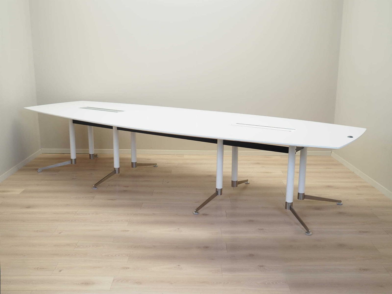 Conference Table, Danish Design, 2016, Designer: Paul Leroy, Manufacturer: Paustian photo Furniture