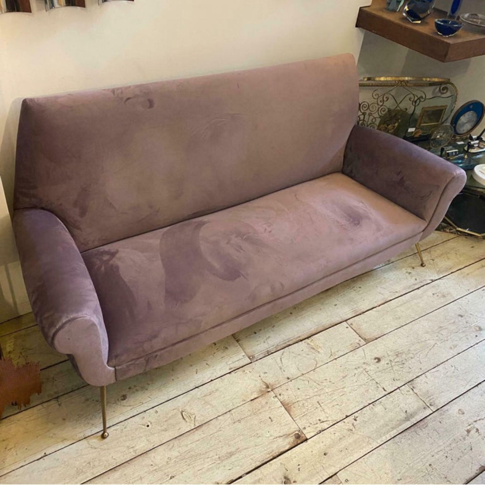 1950s Gigi Radice Style Mid Century Modern Wisteria Velvet Italian Sofa photo vinterior