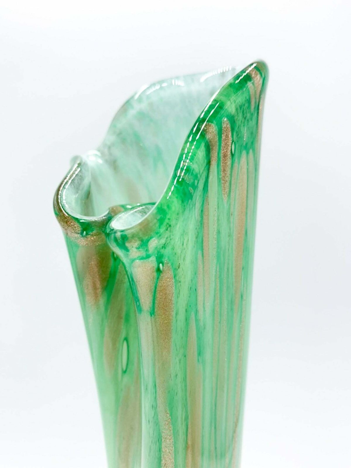 Single Flower Vase In French Green And Gold Glass From The 1960s photo 167.5