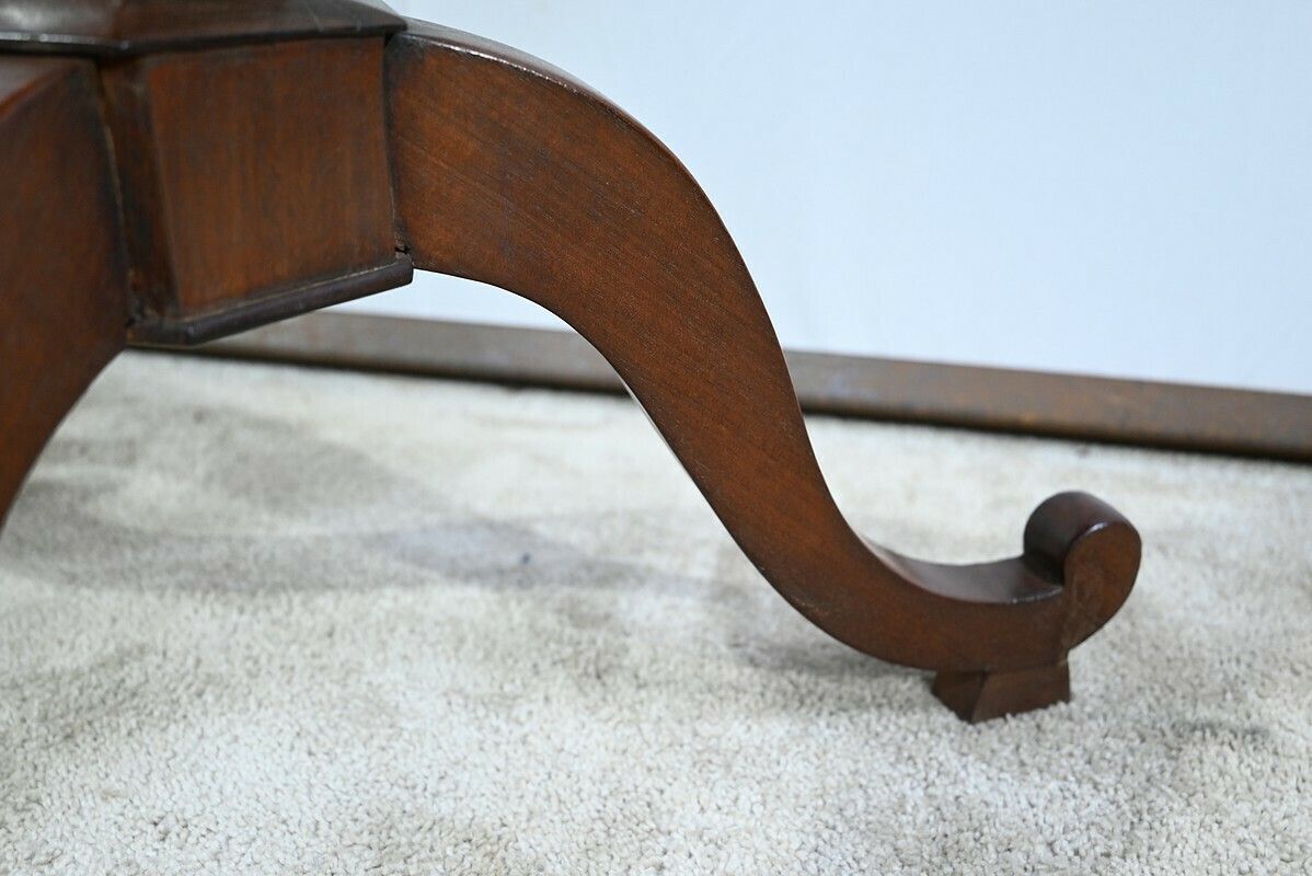 Furniture Small Cuban Mahogany Pedestal Table, Restoration Period – Early 19th Century photo