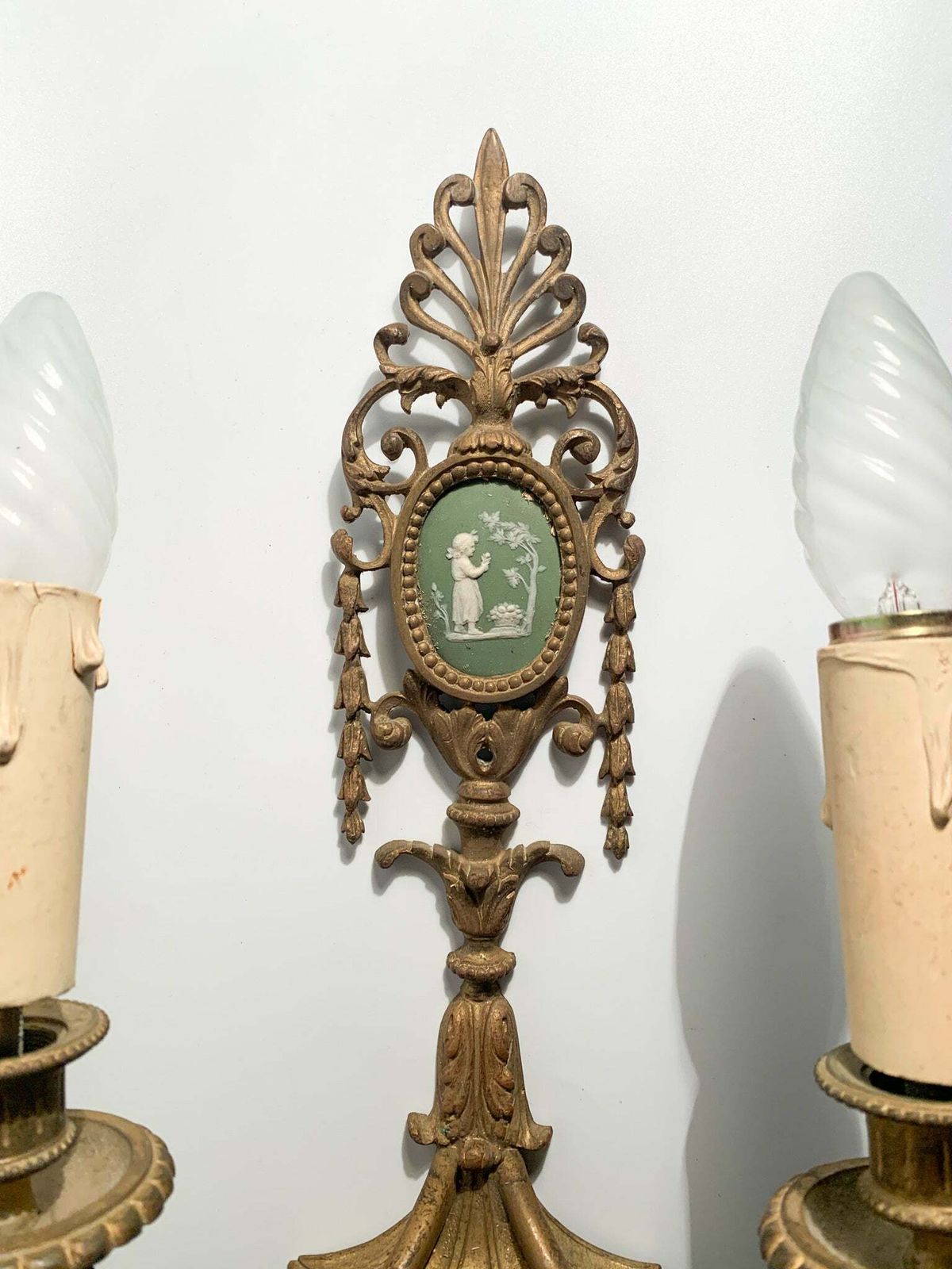 Pair Of Bronze And Cameo Appliques From The 19th Century photo 1333.75