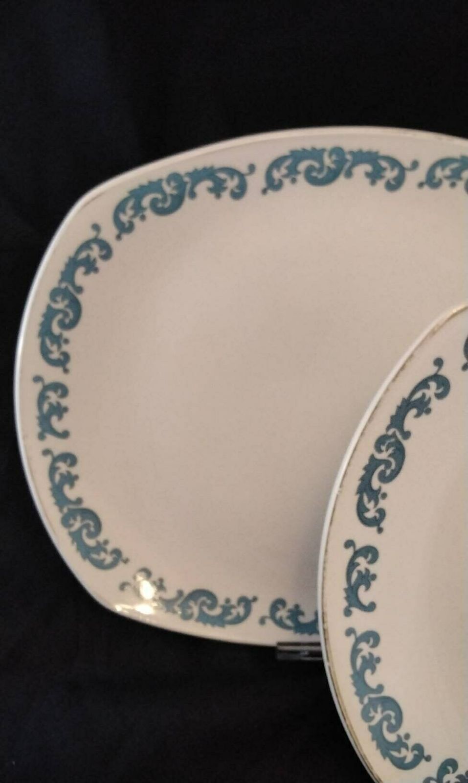 Six Vintage Large Crown Essex Capri Design Blue And White Plates Edged In Gold Plates Sold As Set Of 6 N/S 354 photo 60.0