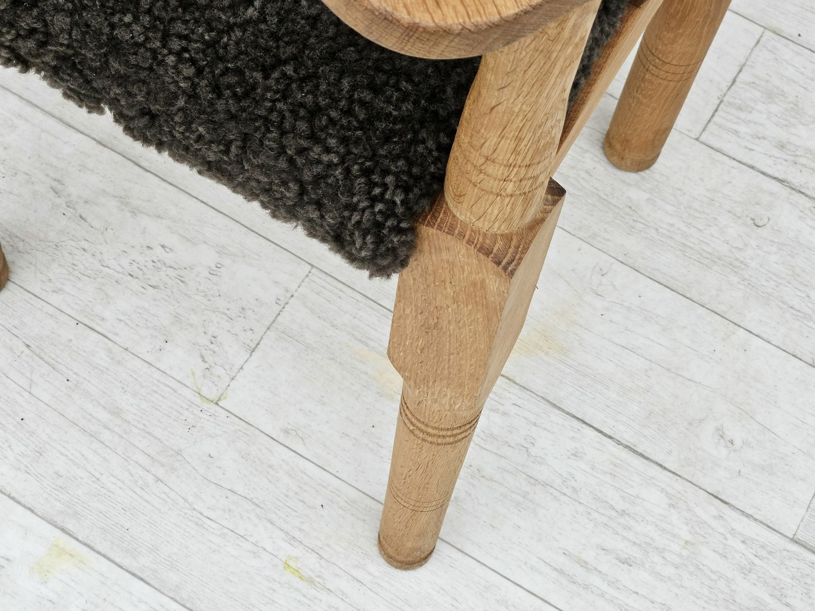 photo vintage 1950s, Danish Design, Reupholstered Armchair, New Zealand Sheepskin, Oak Wood.