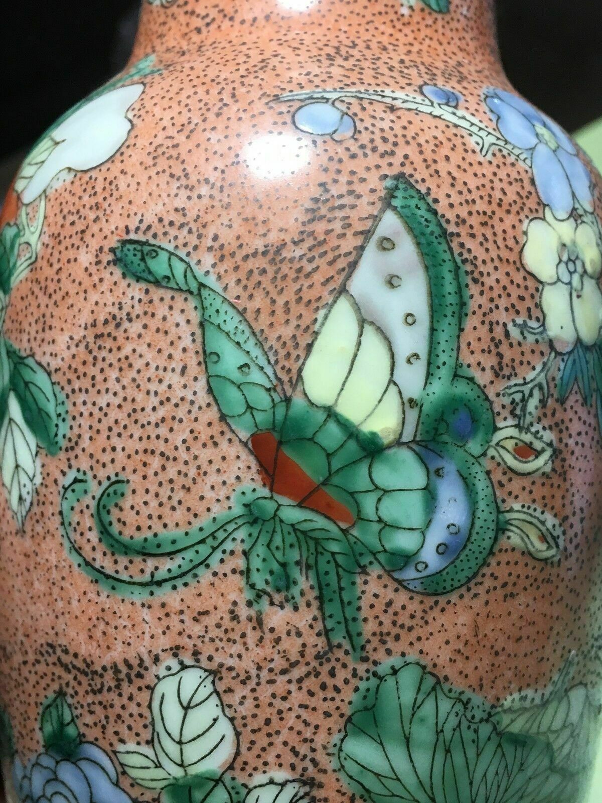 photo furniture A Pair Of Chinese Porcelain Vases 21 Cm Height  China   Ca 1960