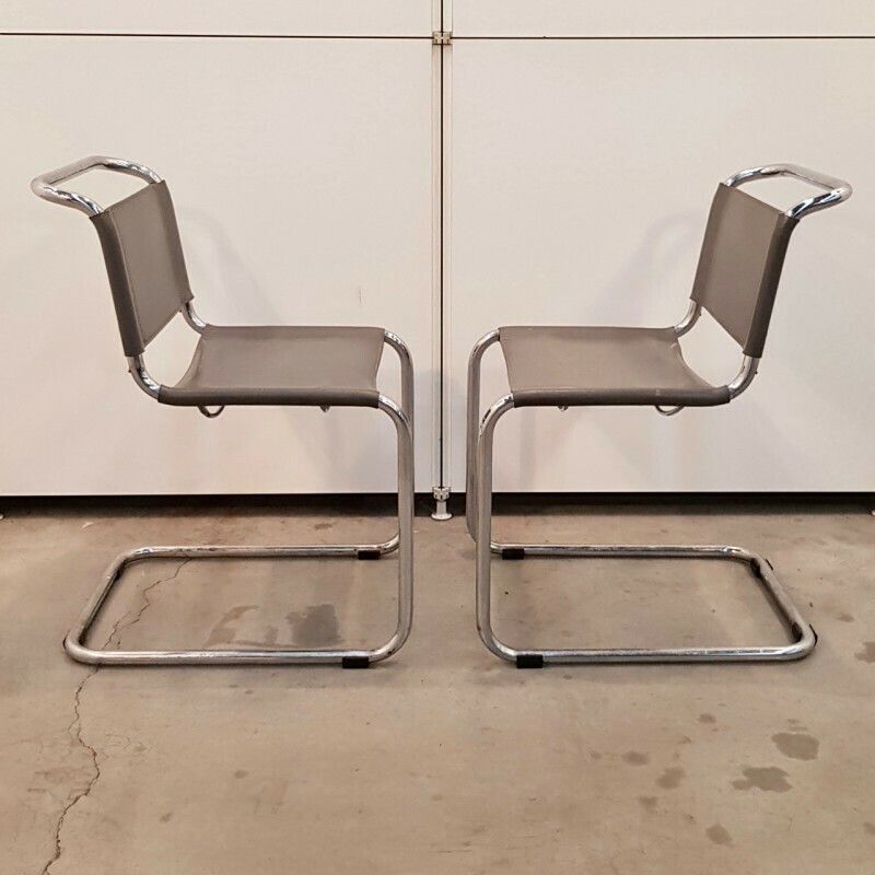 Paar Lederen Stoelen Naar Mart Stam photo vintage