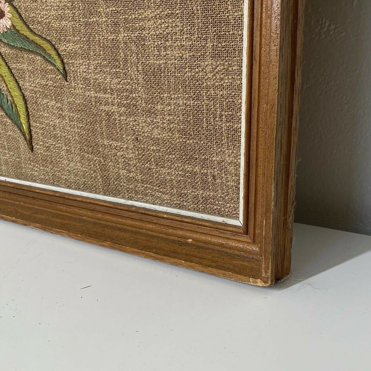 photo furniture Mid Century Modern Borduurwerk Aan De Wand – Wildbloemboeket