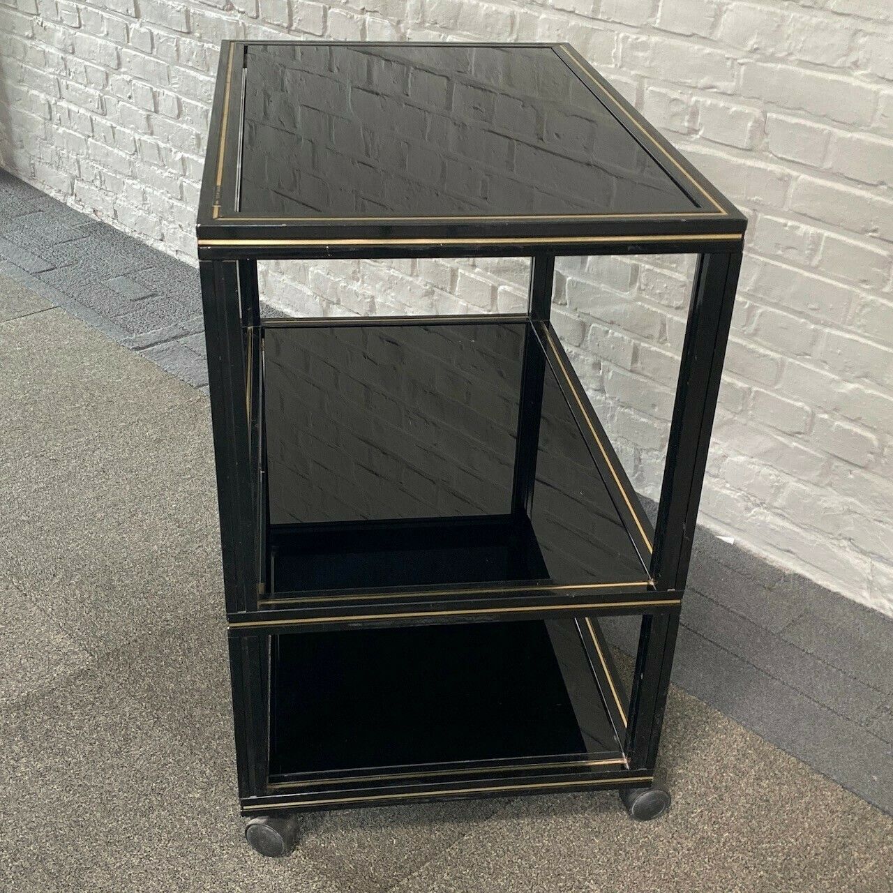 Pierre Vandel Tafel Op Wielen photo vintage