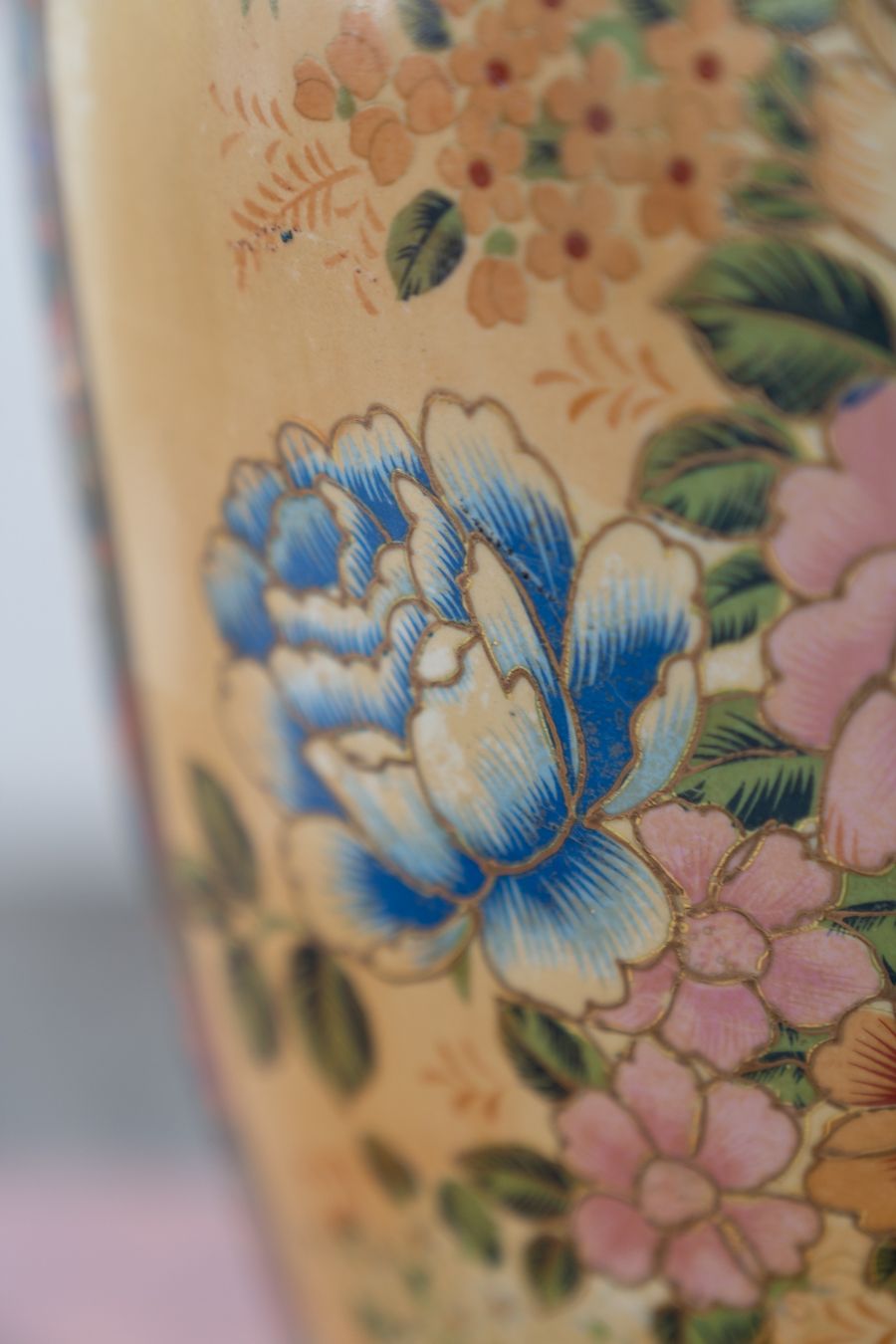 Large Chinese Golden Satsuma Vase, Eastern Miji Period photo furniture