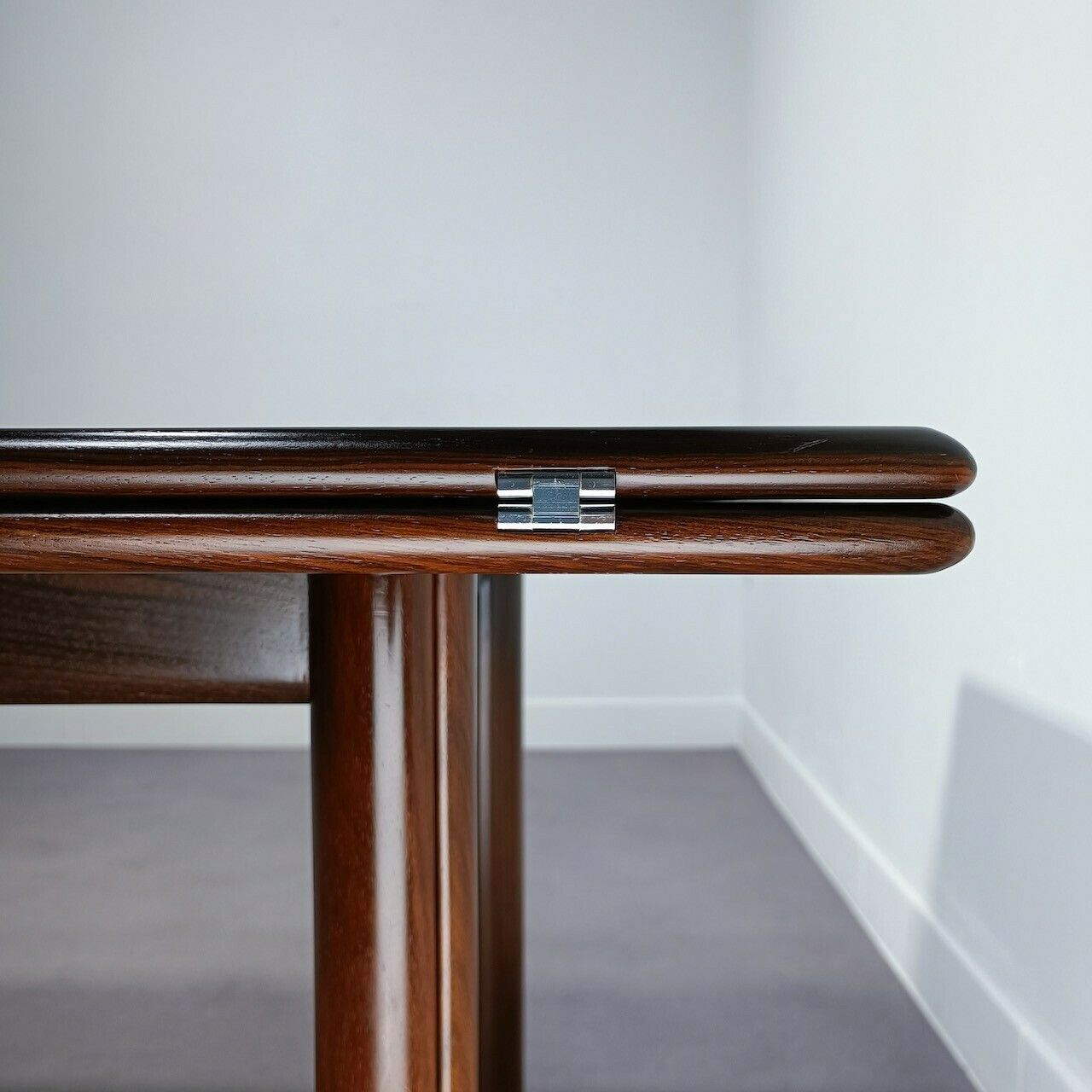 Meubels Uitschuifbare Teakhouten Eettafel In De Stijl Van Frank Declerq photo