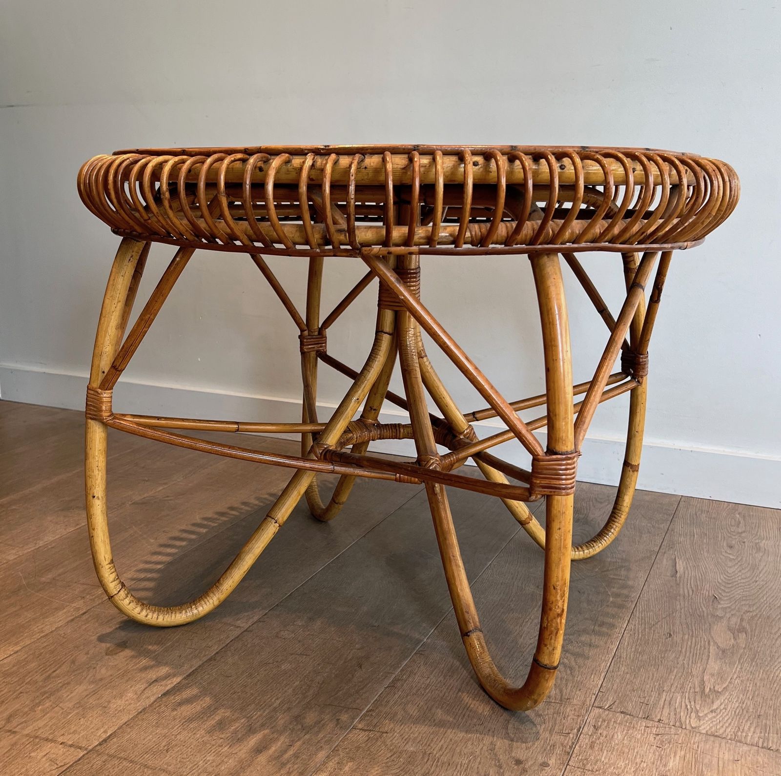 photo vinterior Round Rattan Coffee Table In The Taste Of Franco Albini
