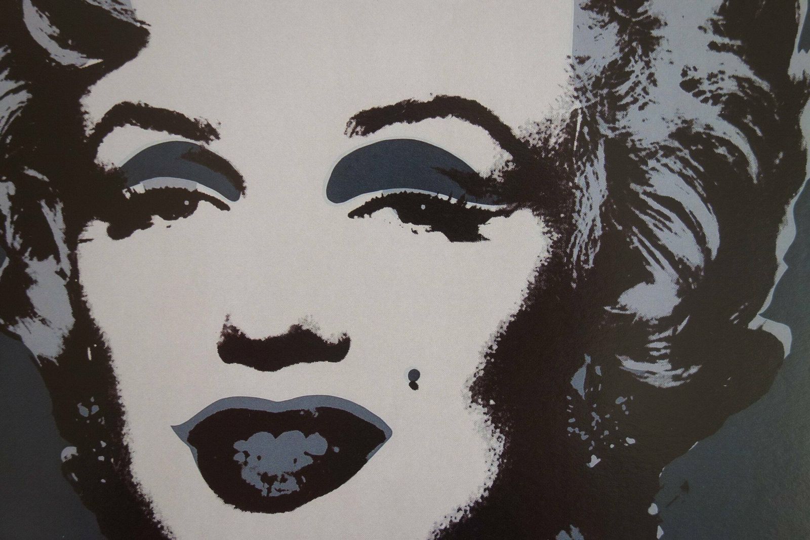 Fine Pop Art Limited Edition Print – Marylin Monroe, Andy Warhol, Signed & Numbered photo furniture