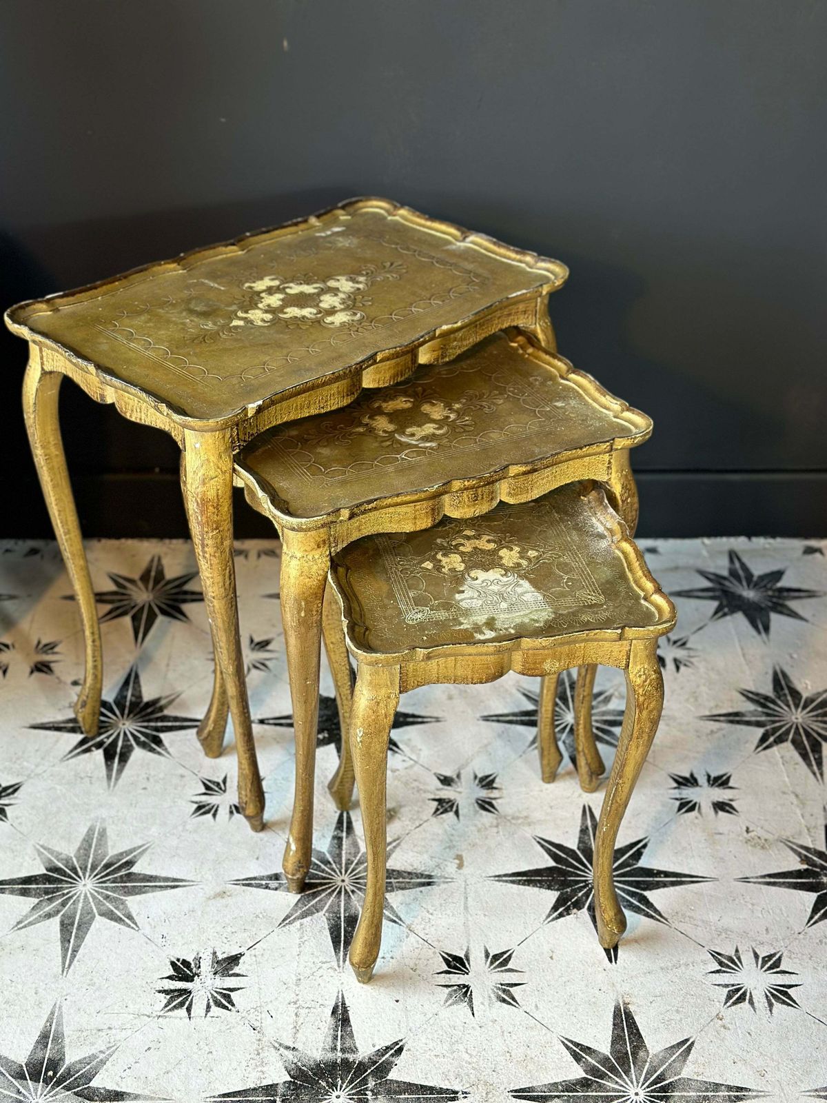 Italian Neoclassical 1950’s Original Giltwood Tables Nest Set. Rare Unrestored Condition