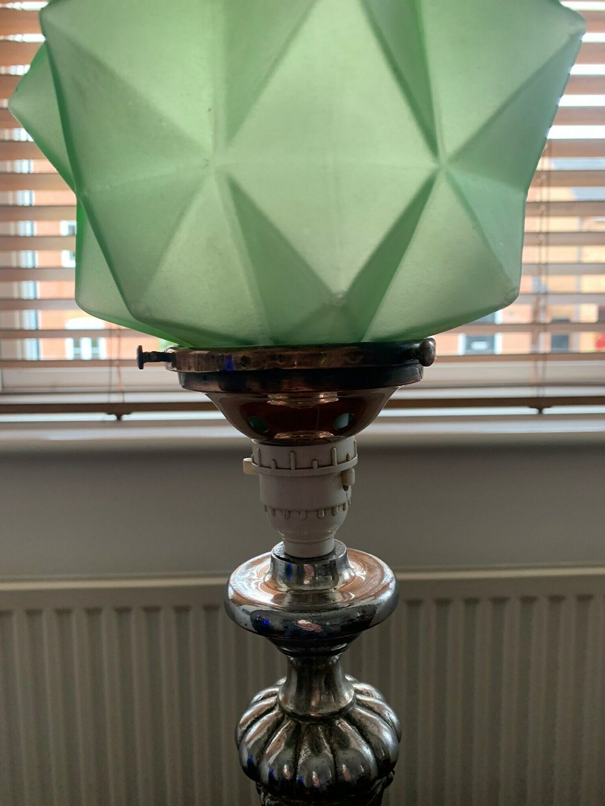 Extraordinary Large Original Uranium Art Deco Chrome & Green Icosahedron Frosted Vaseline Glass Table Lamp Working photo 1250.0