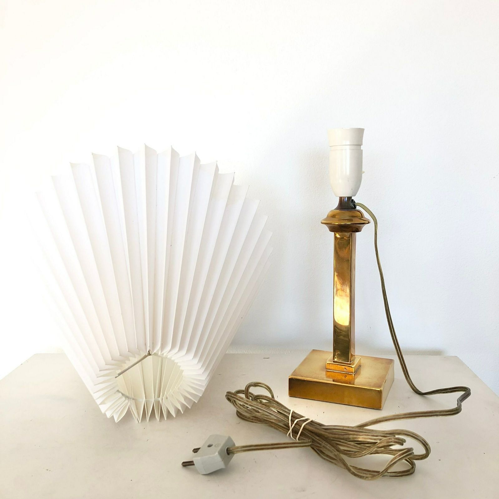 Danish Elegant Vintage Art Deco Table Lamp With Brass Base And White Pleated Shade photo vinterior