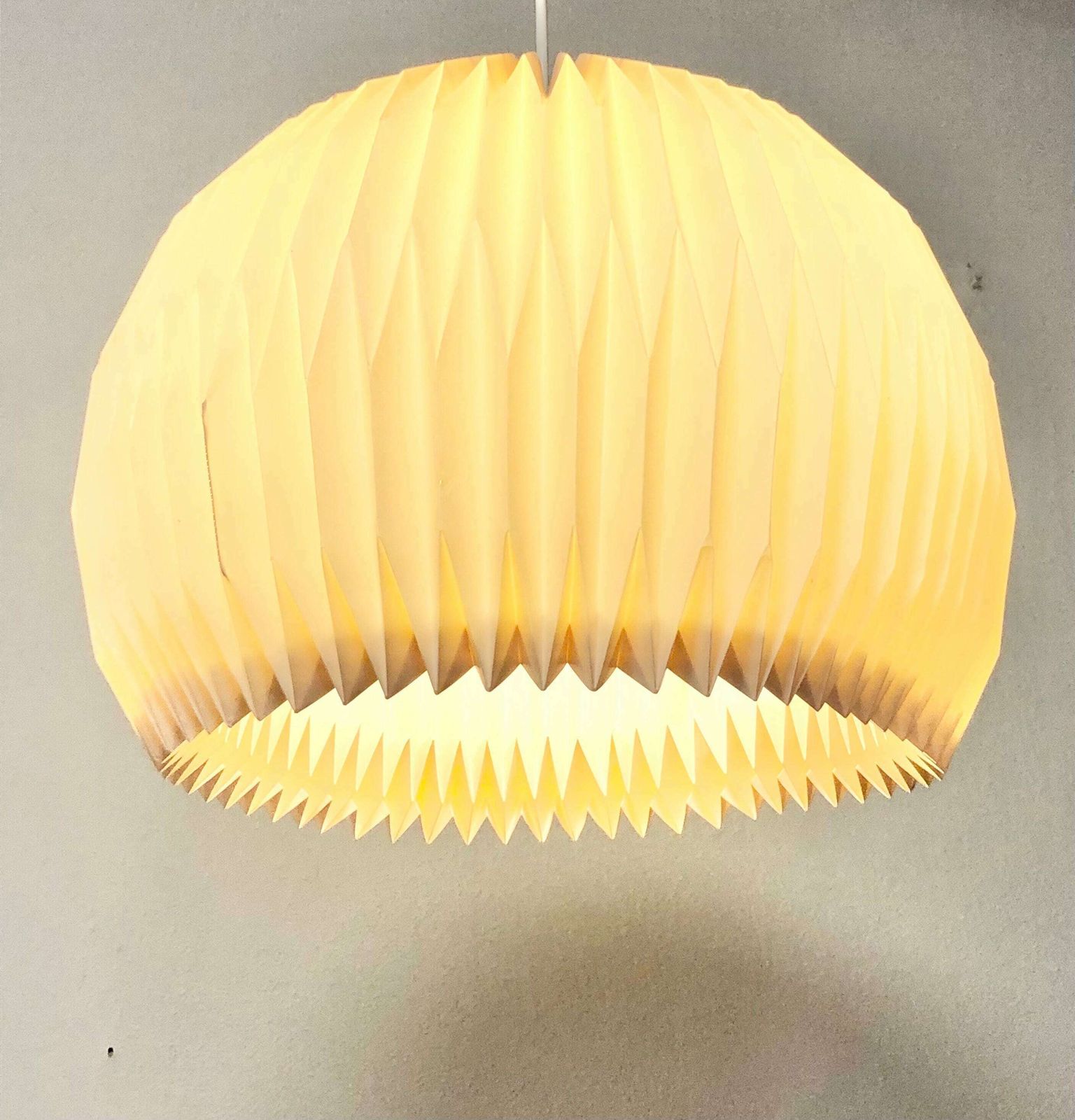 Vintage Original Le Klint Model 147 Large Mid Century Modern Folded Ceiling Lamp In Cream   Design By Esben Klint In 1952 photo 294.0
