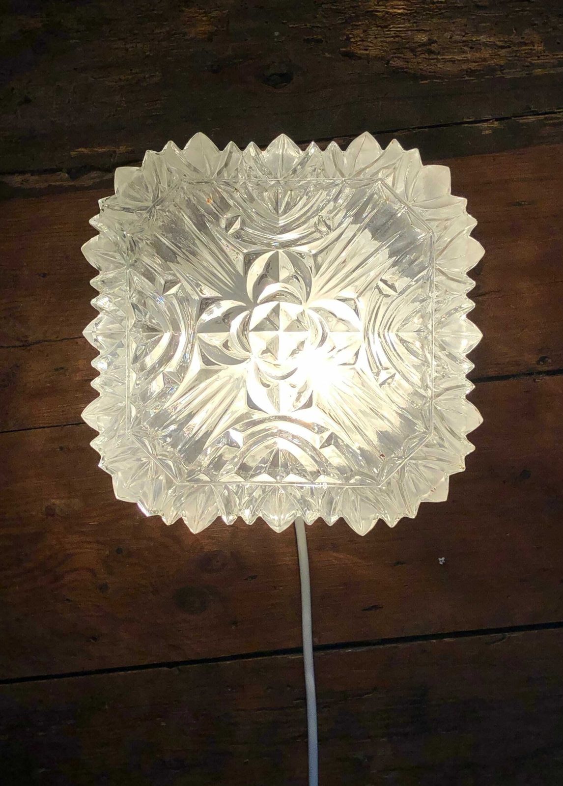 Deens Modern Geometrisch Gepatrond Glazen Wandlamp Met Punten En Organische Vormen – Mid-Century Design Ca. Jaren 1960 photo for sale