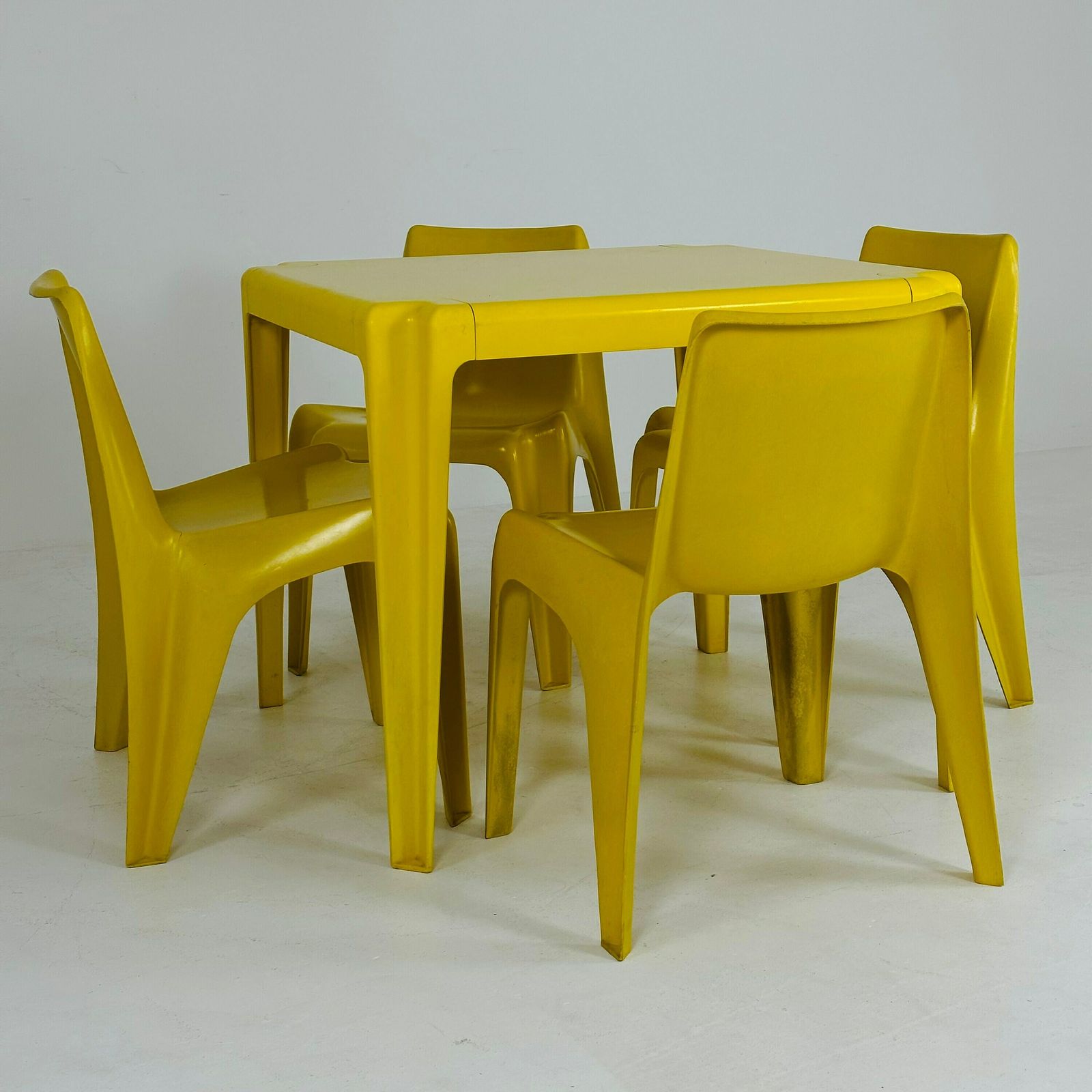 photo for sale Yellow Set Of 4 Chairs & Table Space Age Bofinger Ba1171 Chair By Helmut Bätzner, 1970s