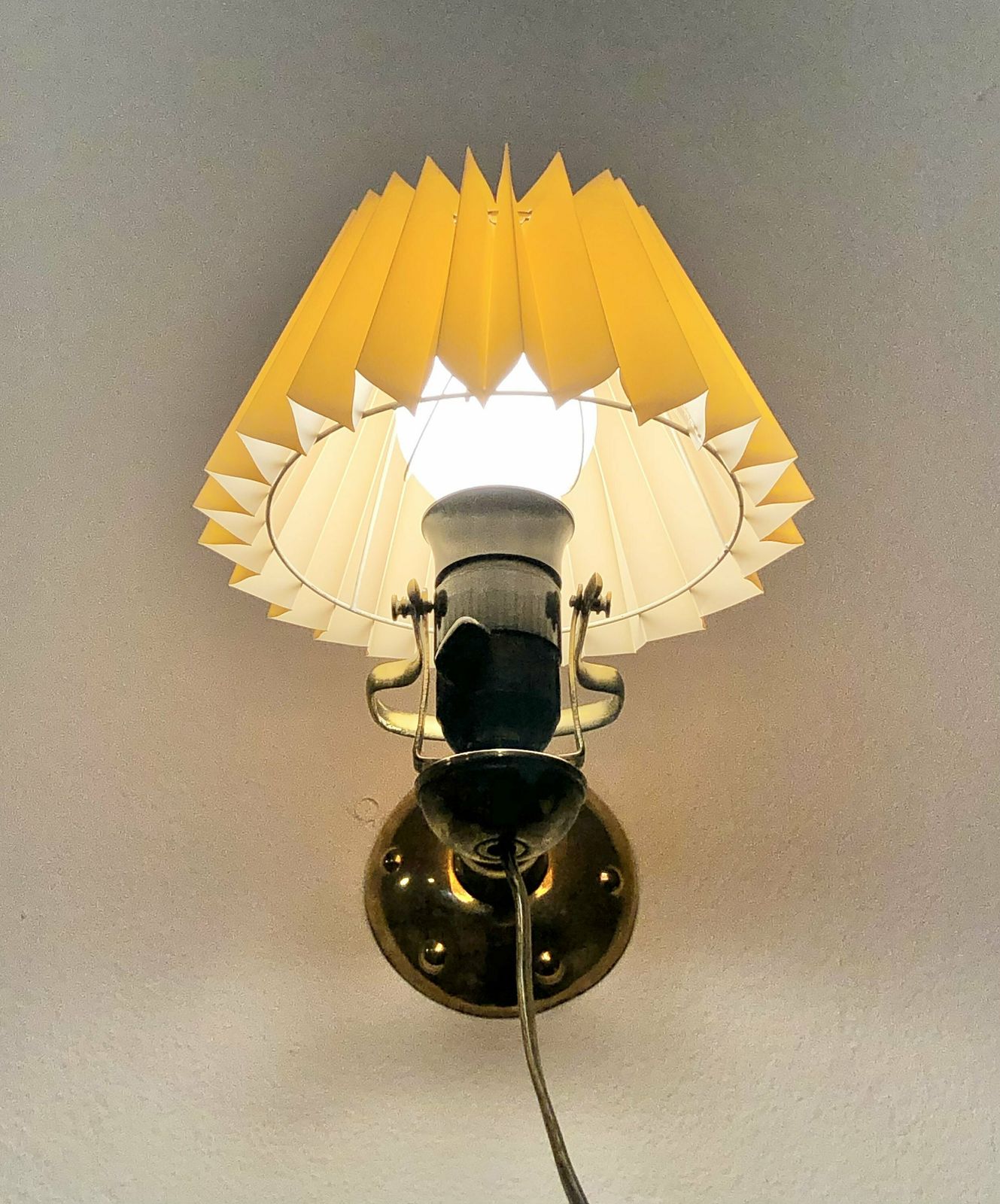 Elegant Danish Vintage Art Deco Brass Table Or Wall Lamp In Organic Shape With Beige Plastic Pleated Shade photo vinterior
