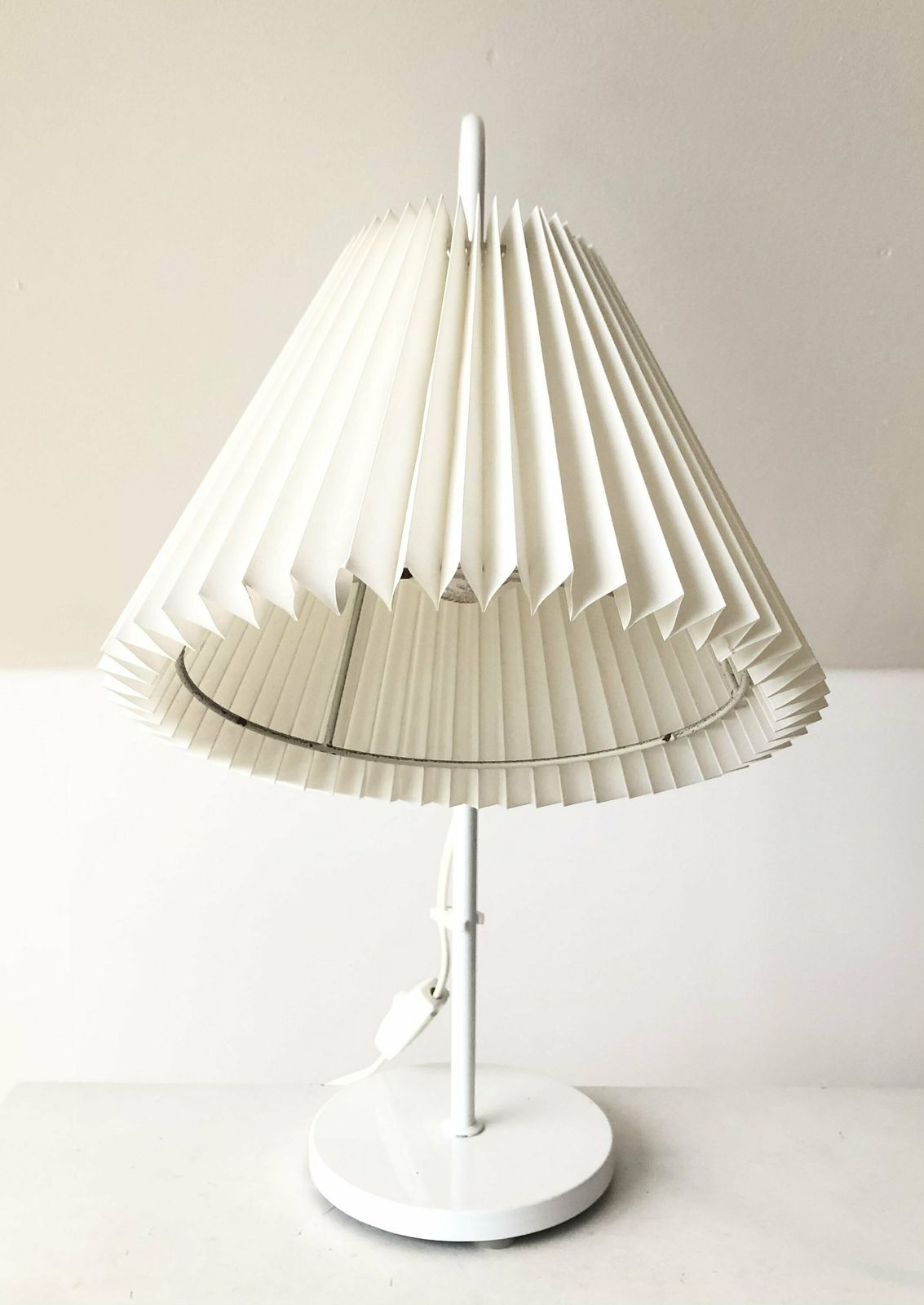 Danish Vintage Minimalist Mid Century Table Lamp In White Painted Metal With White Pleated Shade photo 234.0