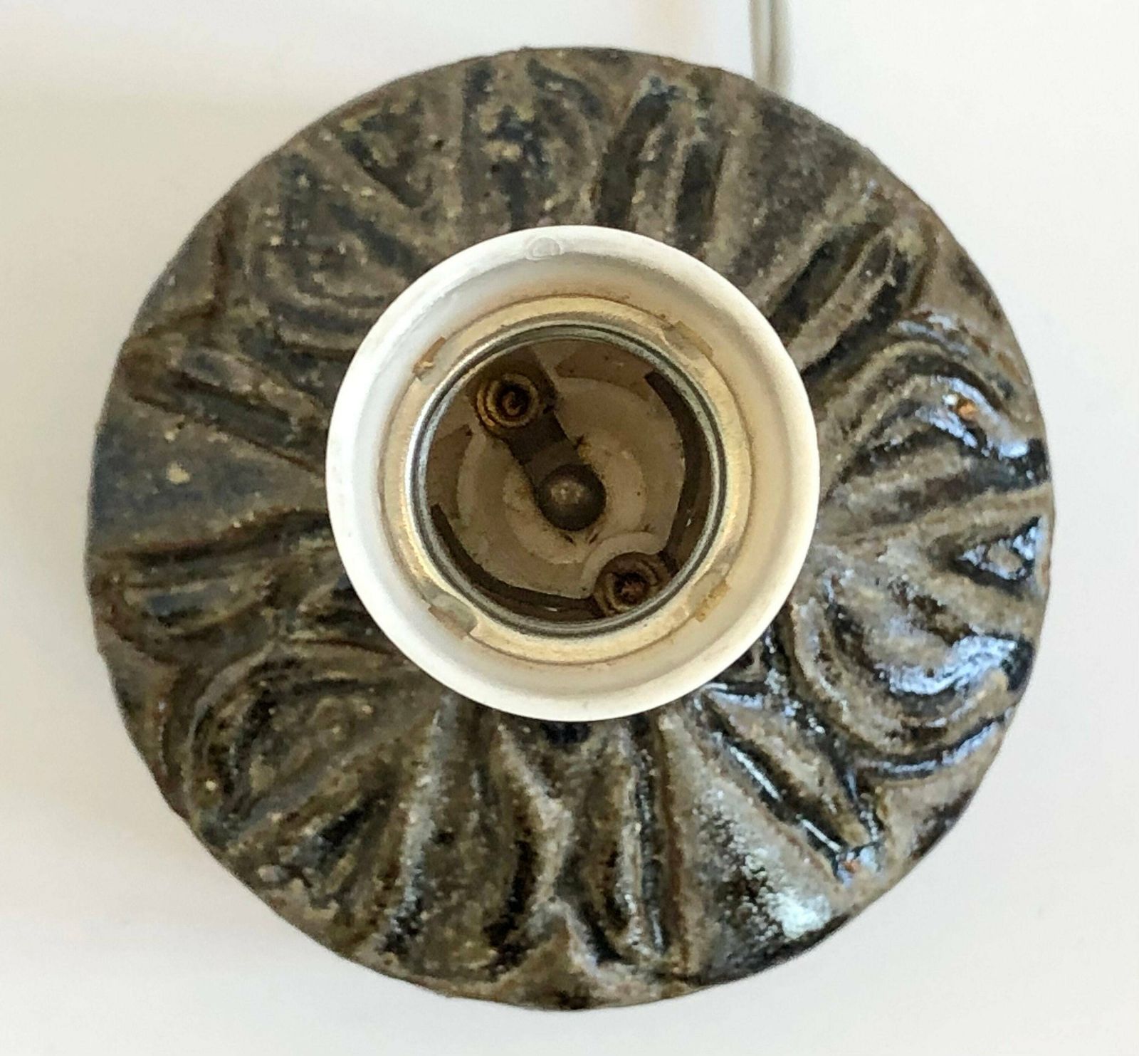 Danish Mid Century Stoneware Ceramic Table Lamp With Organic Shaped Relief In Dark Green And Black Glaze photo vintage