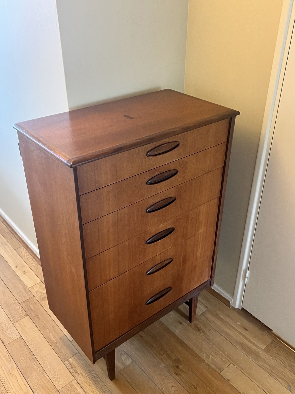 Tall Boy Drawers/Dresser photo furniture