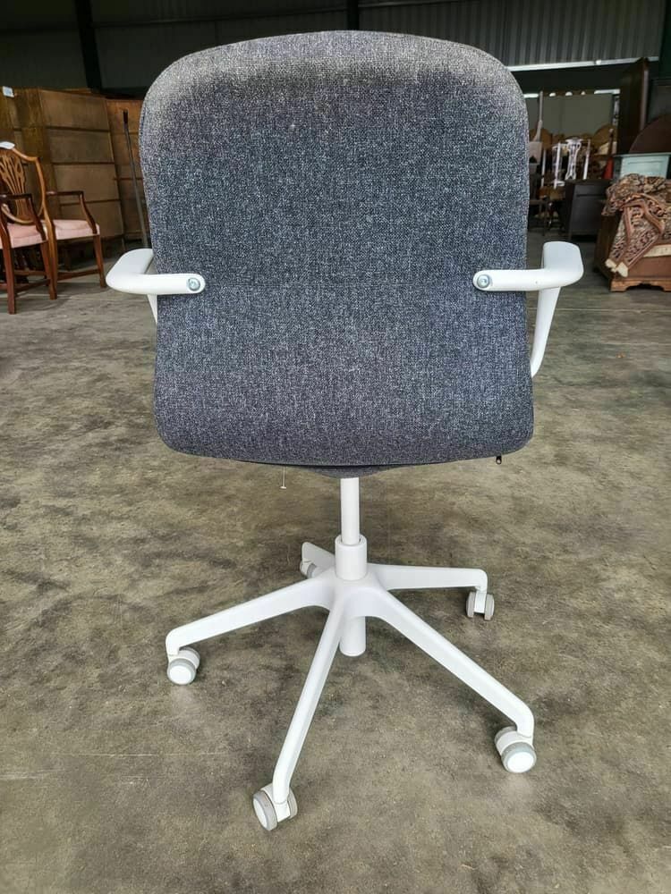 20thc 70's Style Swivel Tilt Office Arm Chair 5 Star Metal Base Castors White photo vinterior