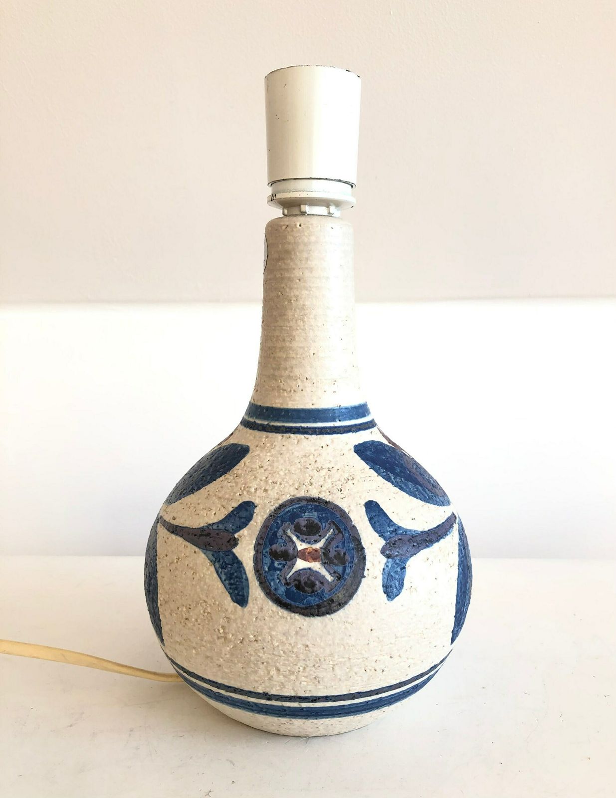 Danish Original Mid Century Modern Stoneware Table Lamp With White Glaze And Gorgeous Blue Decoration   Design By Søholm, Bornholm Denmark photo 234.0
