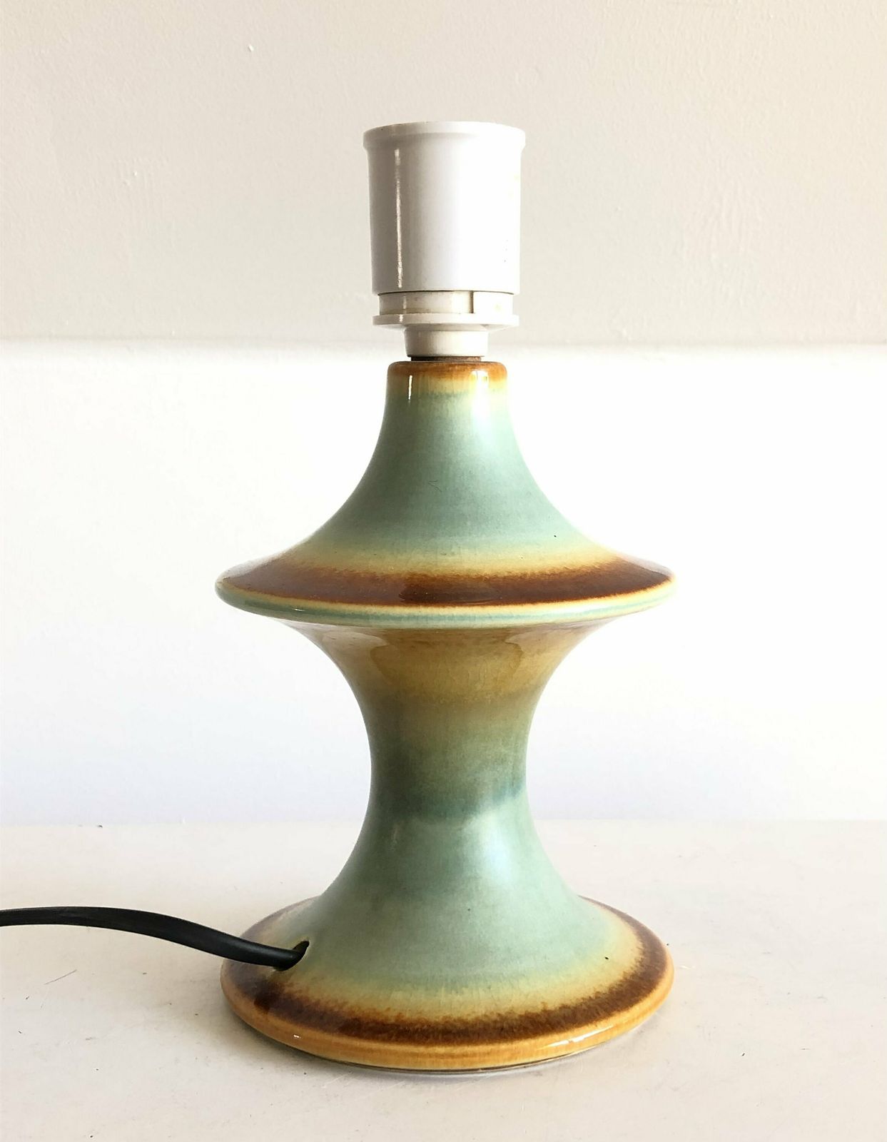 Deens Sculpturaal Keramiek Studio Mid-Century Tafellamp in Organische Vorm met Groen en Bruin Glazuur – Ontwerp van Hasle Keramik, Denemarken photo buy