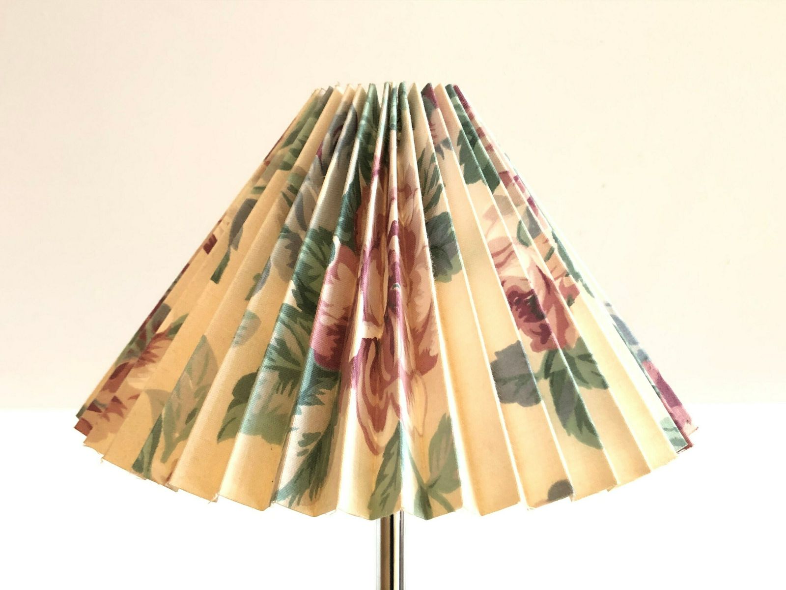 Danish Postmodern "Lotus" Table Lamp In Wood With Chrome Details And Flower Pattern Pleated Shade   Design From Design Light photo vinterior