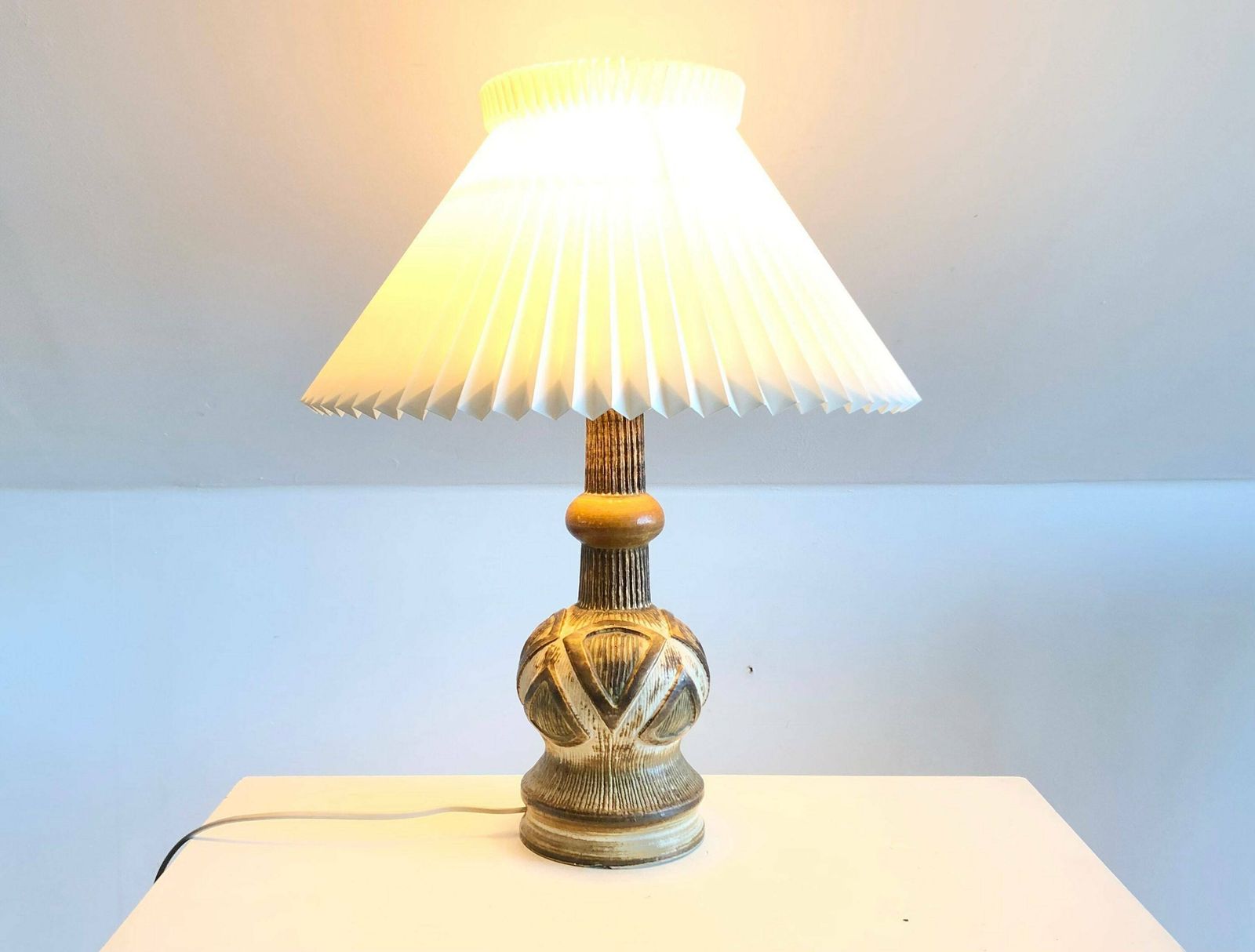 Exclusive Danish Ceramic Sculptural Modernist Mid Century Table Lamp With Eminent Glaze And Le Klint Shade   Design By Kingo Keramik Denmark