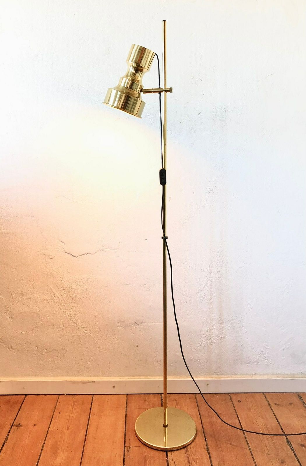 Danish Mid Century Modern Floor Lamp In Brass And Gold Painted Metal In Elegant Design photo 467.0