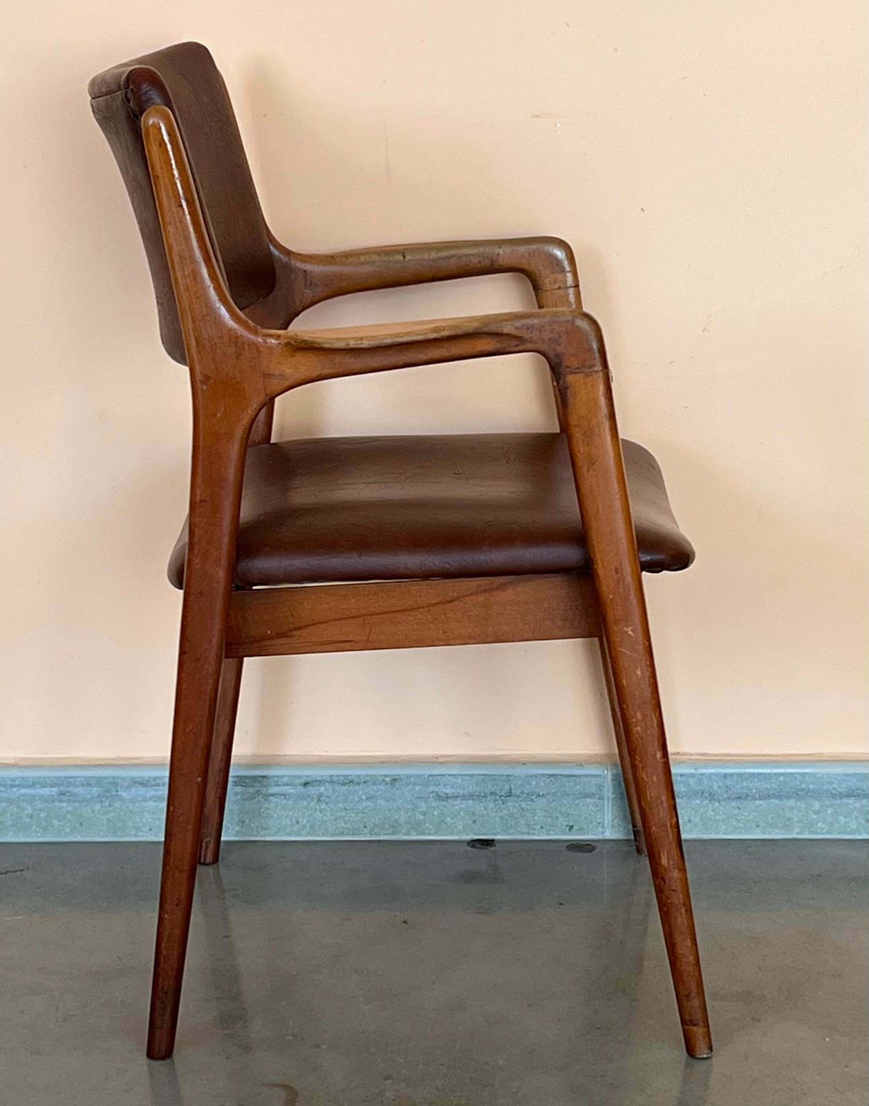 Fauteuils modernes en teck et cuir brun, dans le style de Erik Buch photo 3670.0