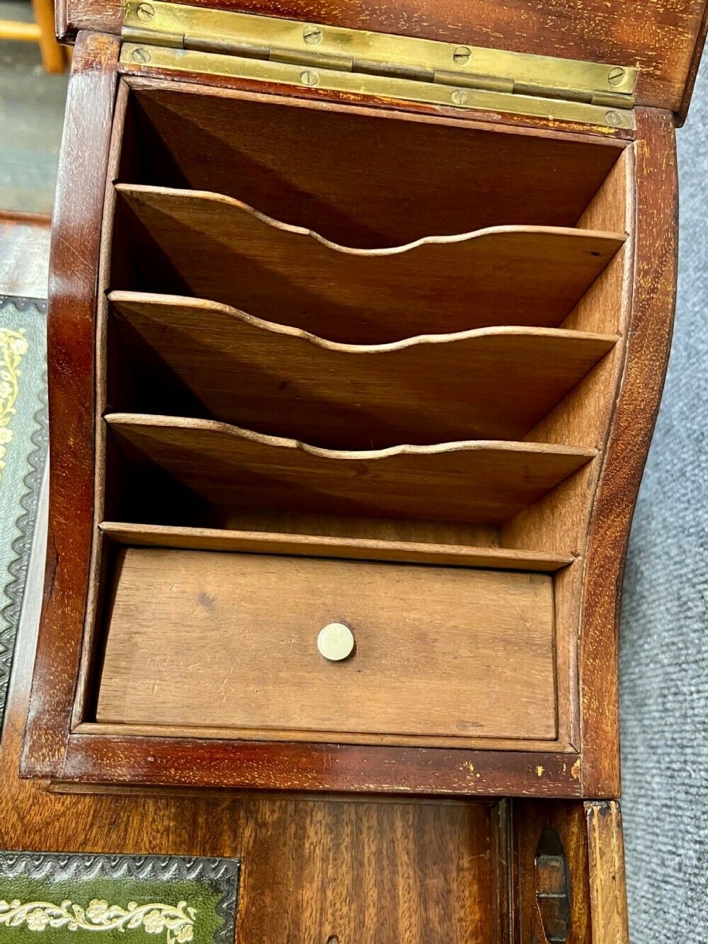 Good Quality Edwardian Mahogany And Inlaid Ladies Desk photo vinterior