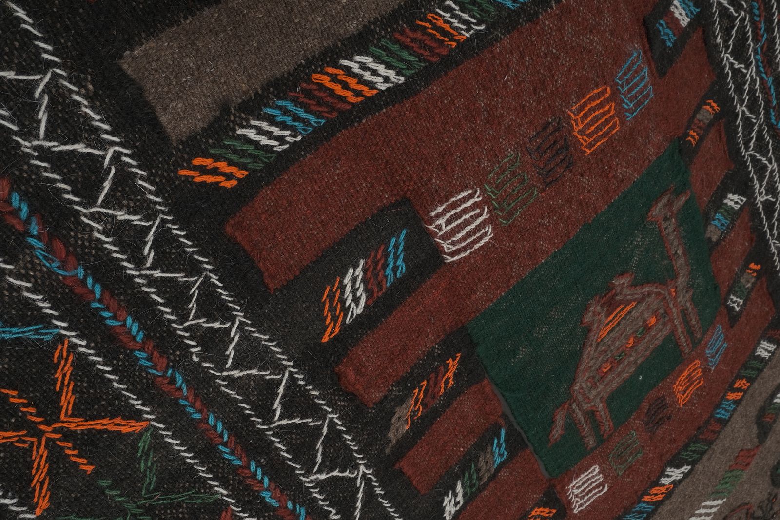 1960s Vintage Animal Soumac Kilim Rug photo vinterior
